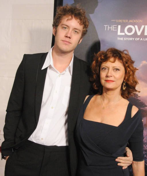 Actress Susan Sarandon and son Jack Robbins arrive at the Los Angeles Premiere "The Lovely Bones" at Grauman's Chinese Theatre on December 7, 2009 in Hollywood, California | Photo: Getty Images