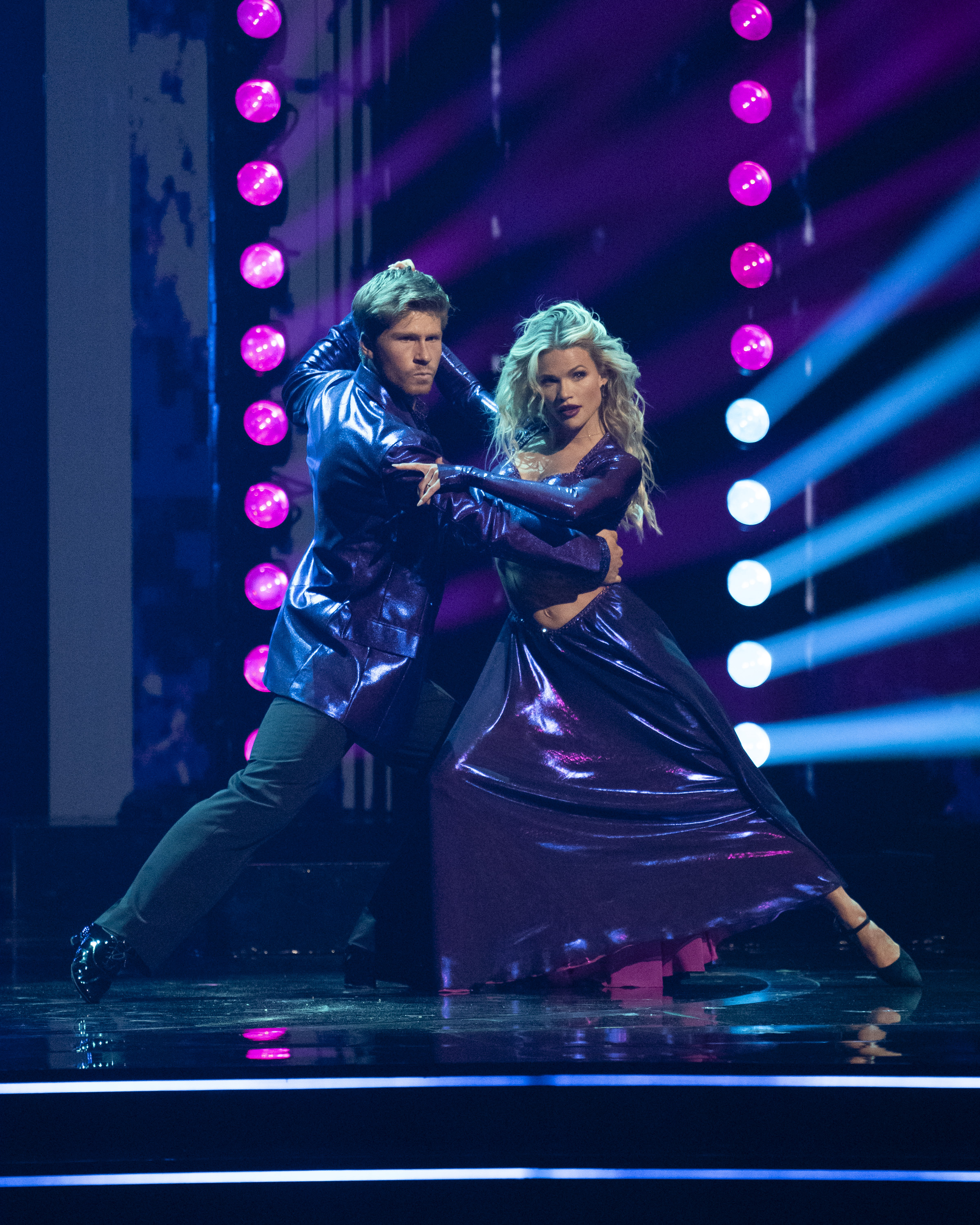Robert Irwin and Witney Carson perform a waltz on "Dancing with the Stars" on November 18, 2025 | Source: Getty Images