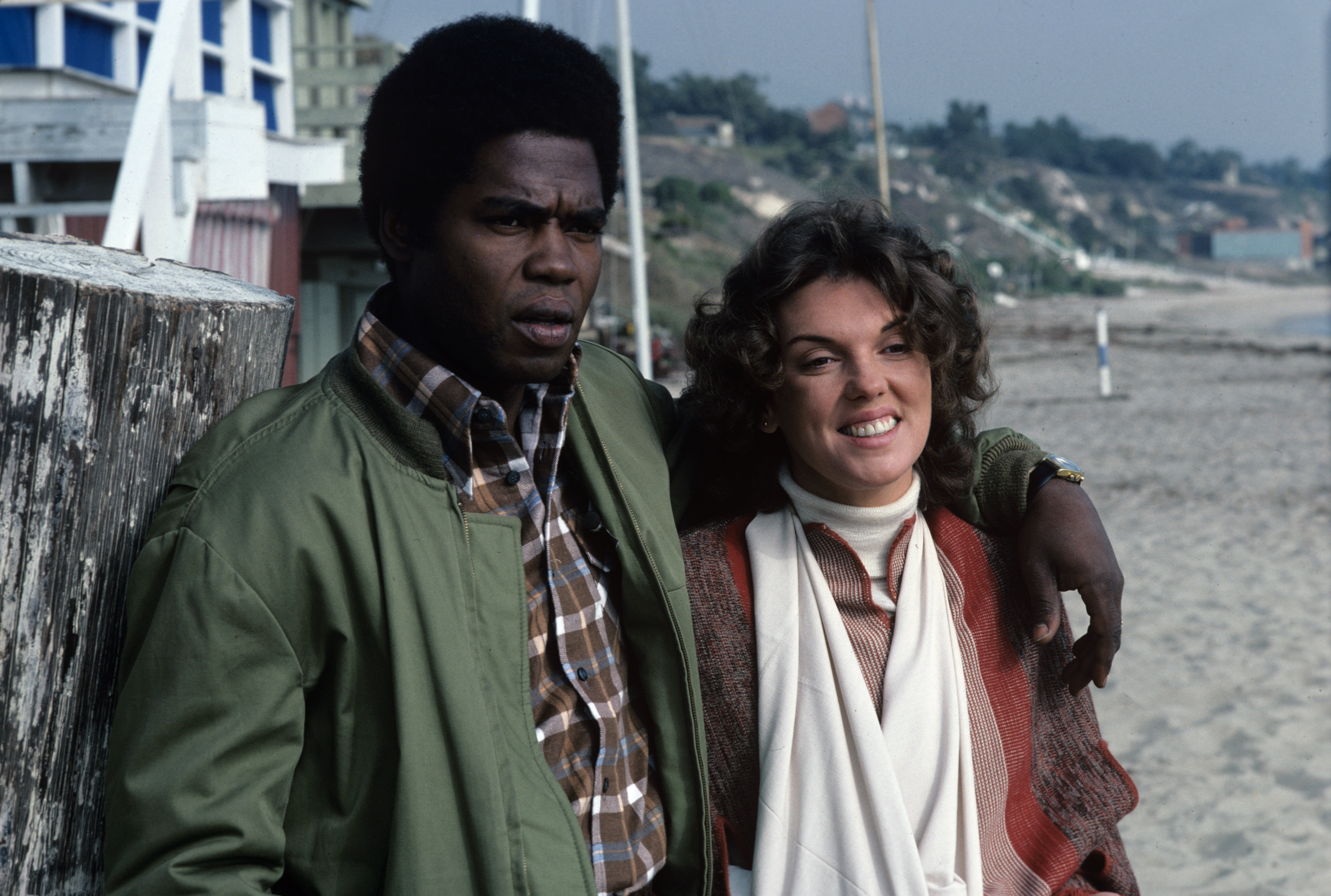 Georg Stanford Brown and Tyne Daly on January 20, 1976. | Source: Getty Images