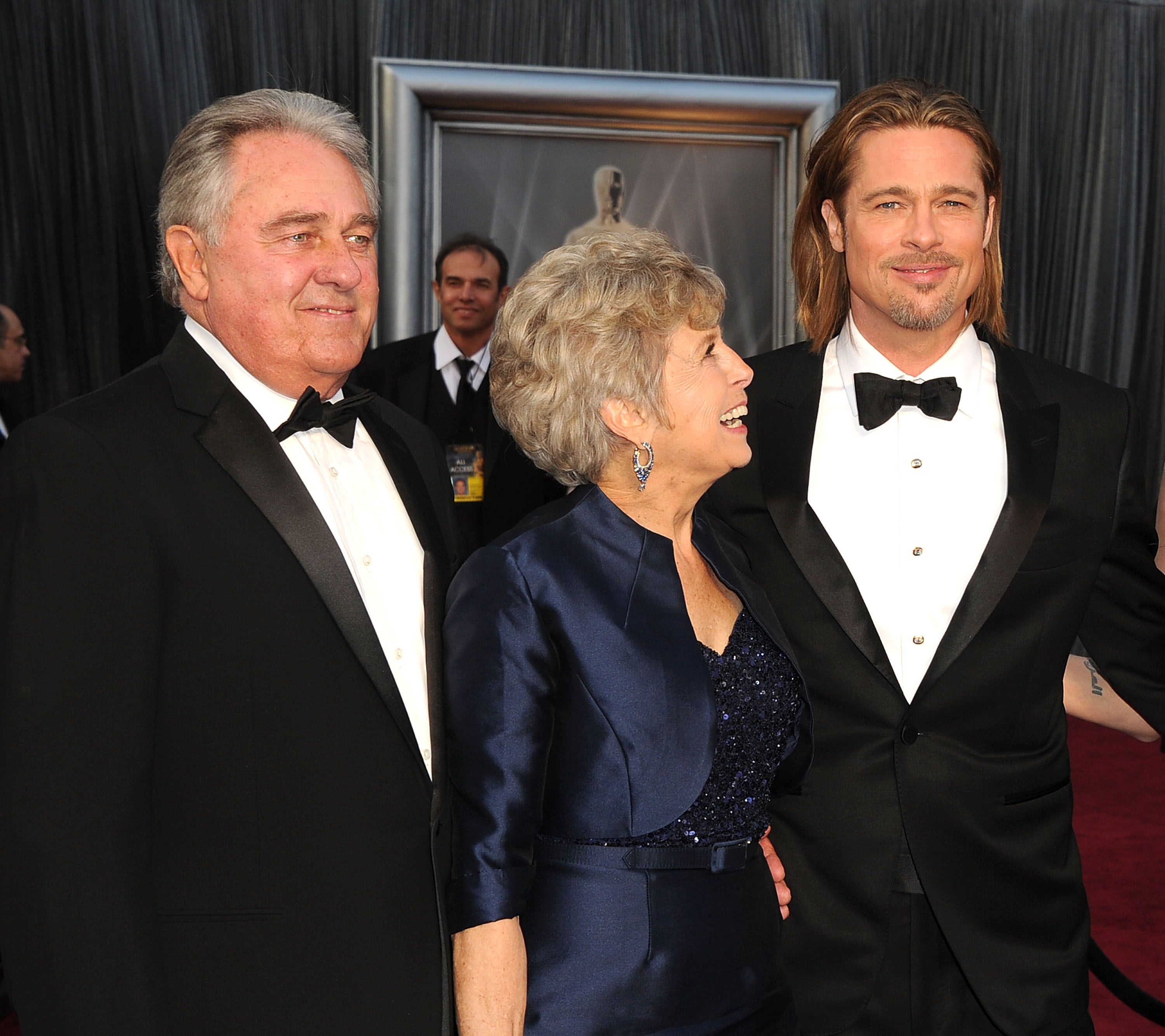 Bill Pitt, Jane Pitt and Brad Pitt at the 84th Annual Academy Awards on February 26, 2012 | Photo: Getty Images