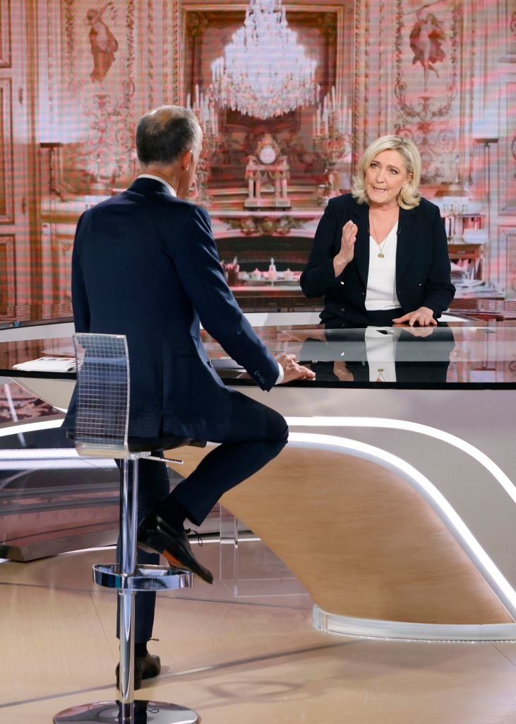 Marine Le Pen face à Gilles Bouleau  | photo : Getty Images