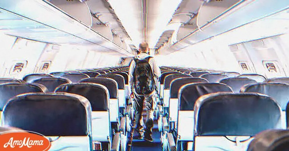 Un homme a refusé de descendre de l'avion alors que d'autres passagers étaient déjà descendus. | Source : Shutterstock