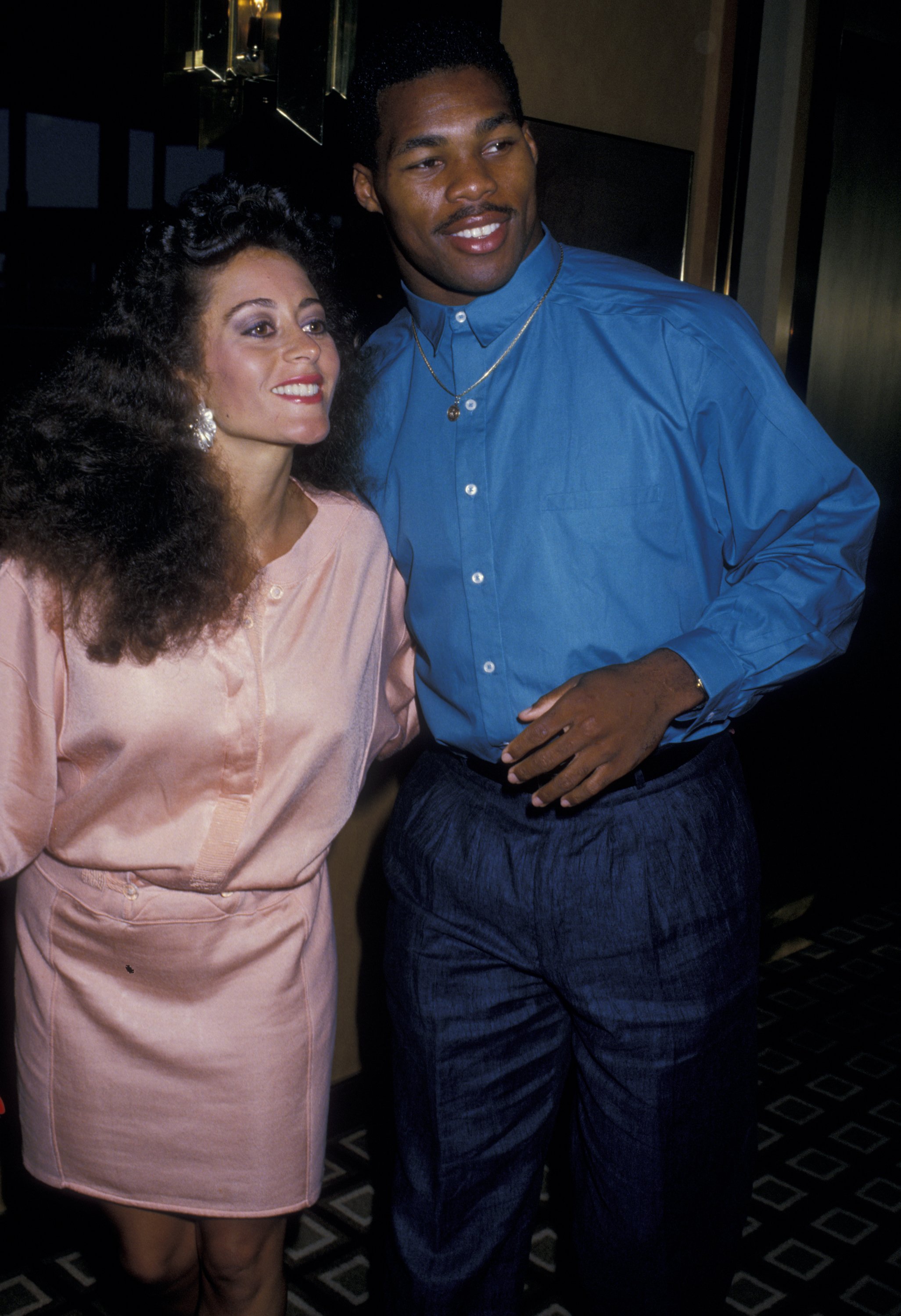 Cindy DeAngelis Grossman and Herschel Walker at a press conference at the New Jersey Generals training camp at the University in Orlando on June 27, 1988 | Source: Getty Images