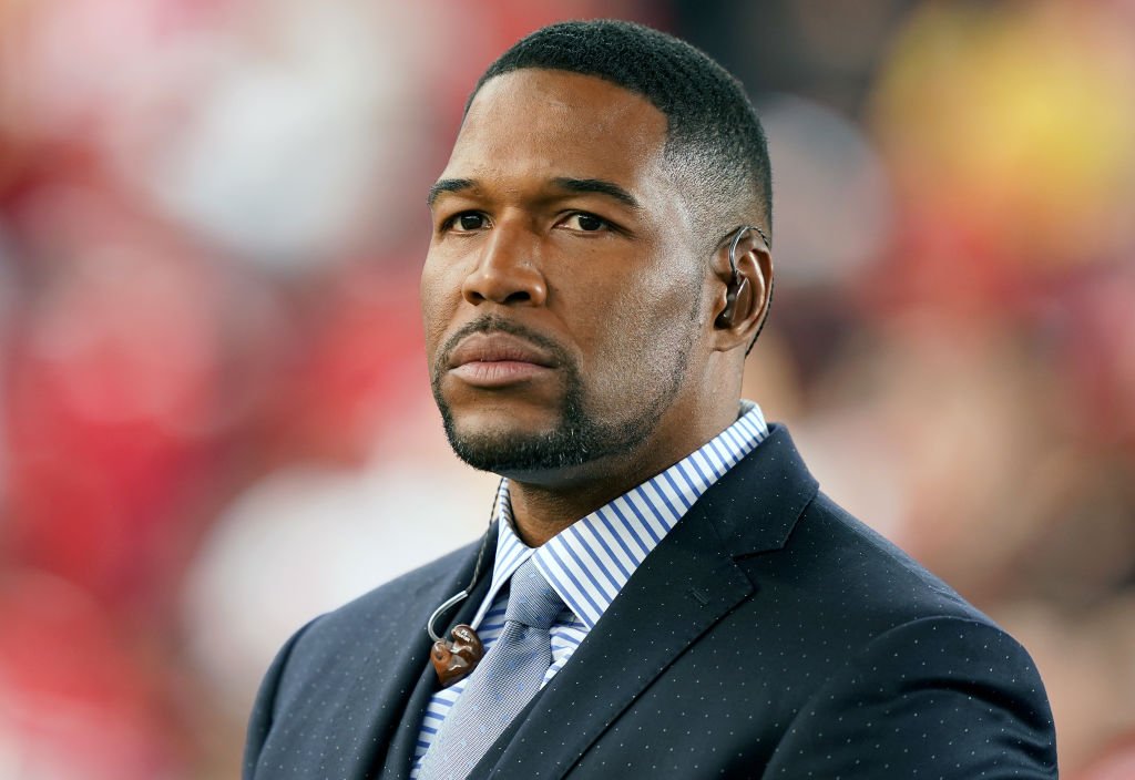 Michael Strahan looks on prior to the NFC Championship game between the San Francisco 49ers and the Green Bay Packers at Levi's Stadium, 2020, Santa Clara, California. | Photo: Getty Images