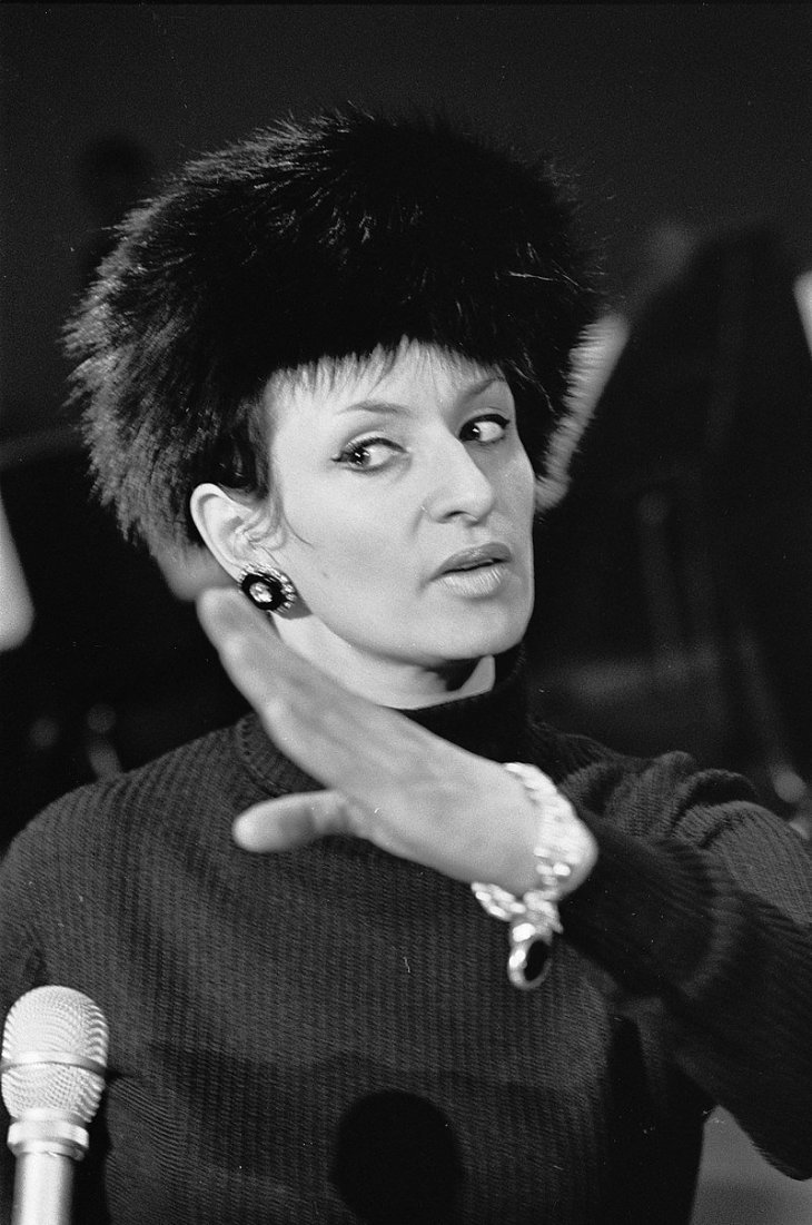 La chanteuse Française Barbara. | Photo : Wikipedia. La chanteuse Française Barbara. | Photo : Wikipedia.