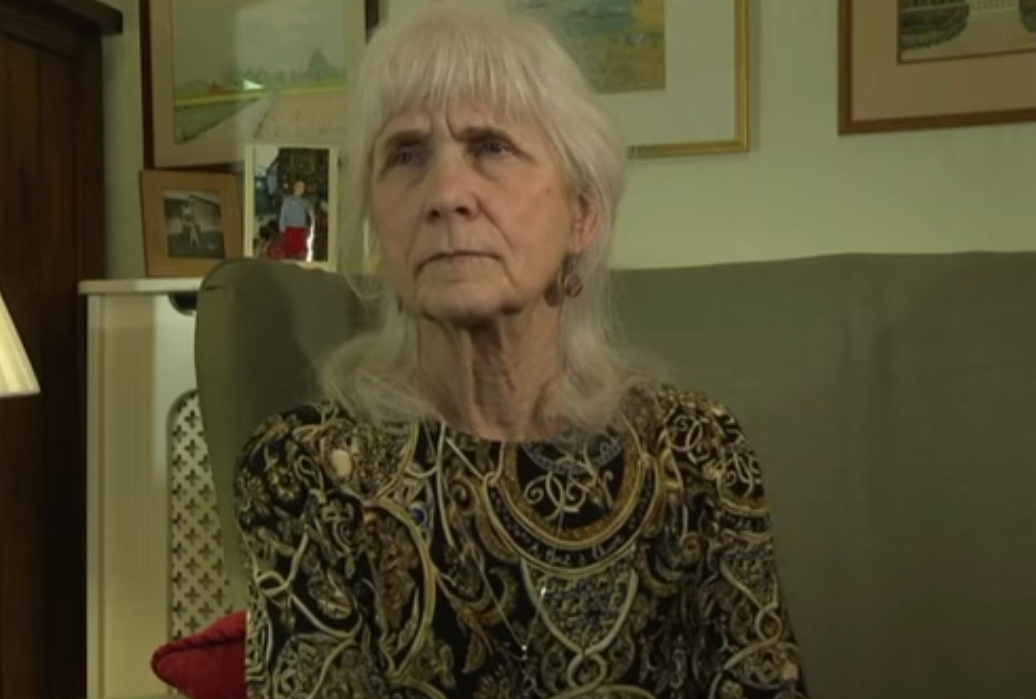 Jo Cameron. l Source: YouTube/EuroNews
