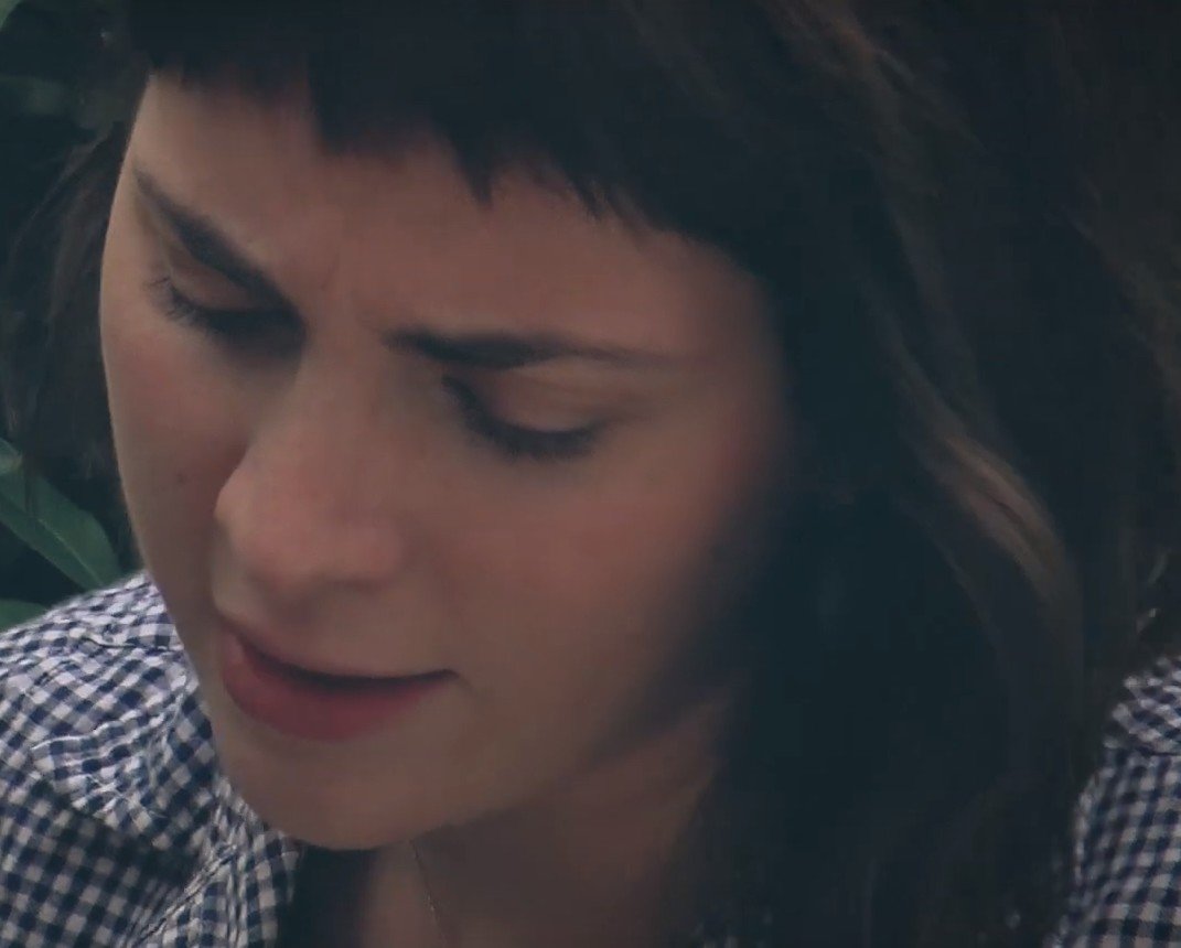 Louise Lhermitte en duo avec Margot Cotten. l Source : YouTube/Margot Cotten