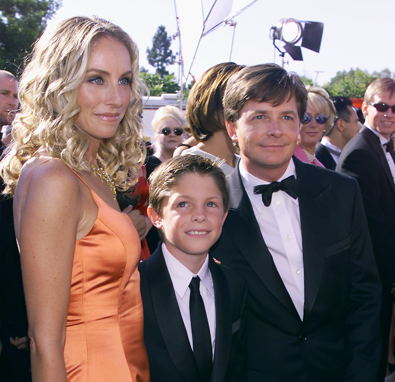 Tracy Pollan, Michael J. Fox, and their son, Sam attend the 1999 Emmy Awards | Source: Getty Images