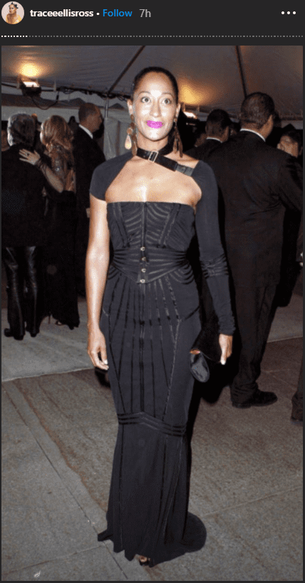 Actress Tracee Ellis Ross wore a black gown that highlighted her hourglass figure. | Photo: instagram.com/traceeellisross