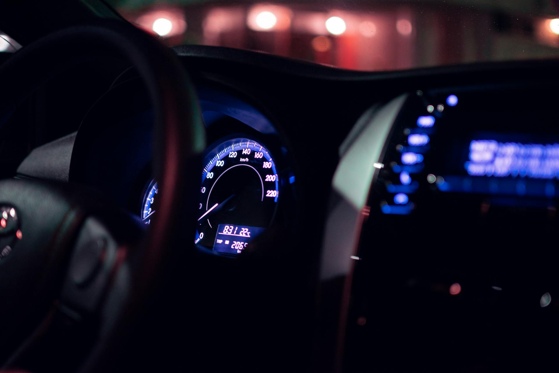 A car's interior at night | Source: Pexels