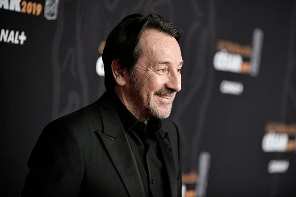 Jean Hugues Anglade vu sur le tapis rouge lors des César 2019 |Photo : Getty Images.