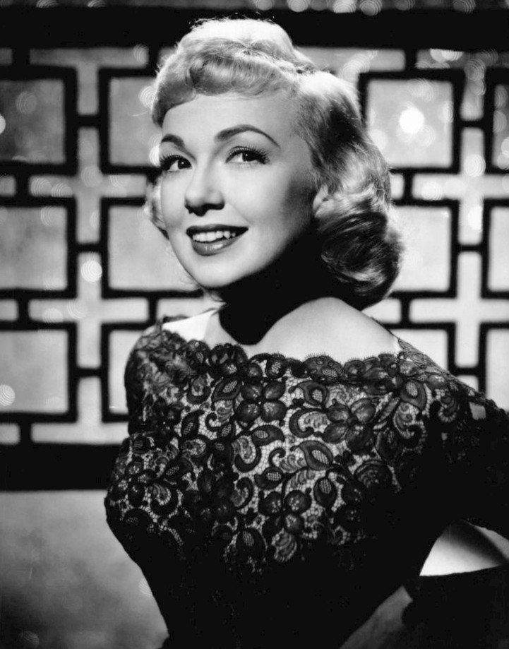 Publicity photo of Edie Adams in 1958. | Source: Wikimedia Commons