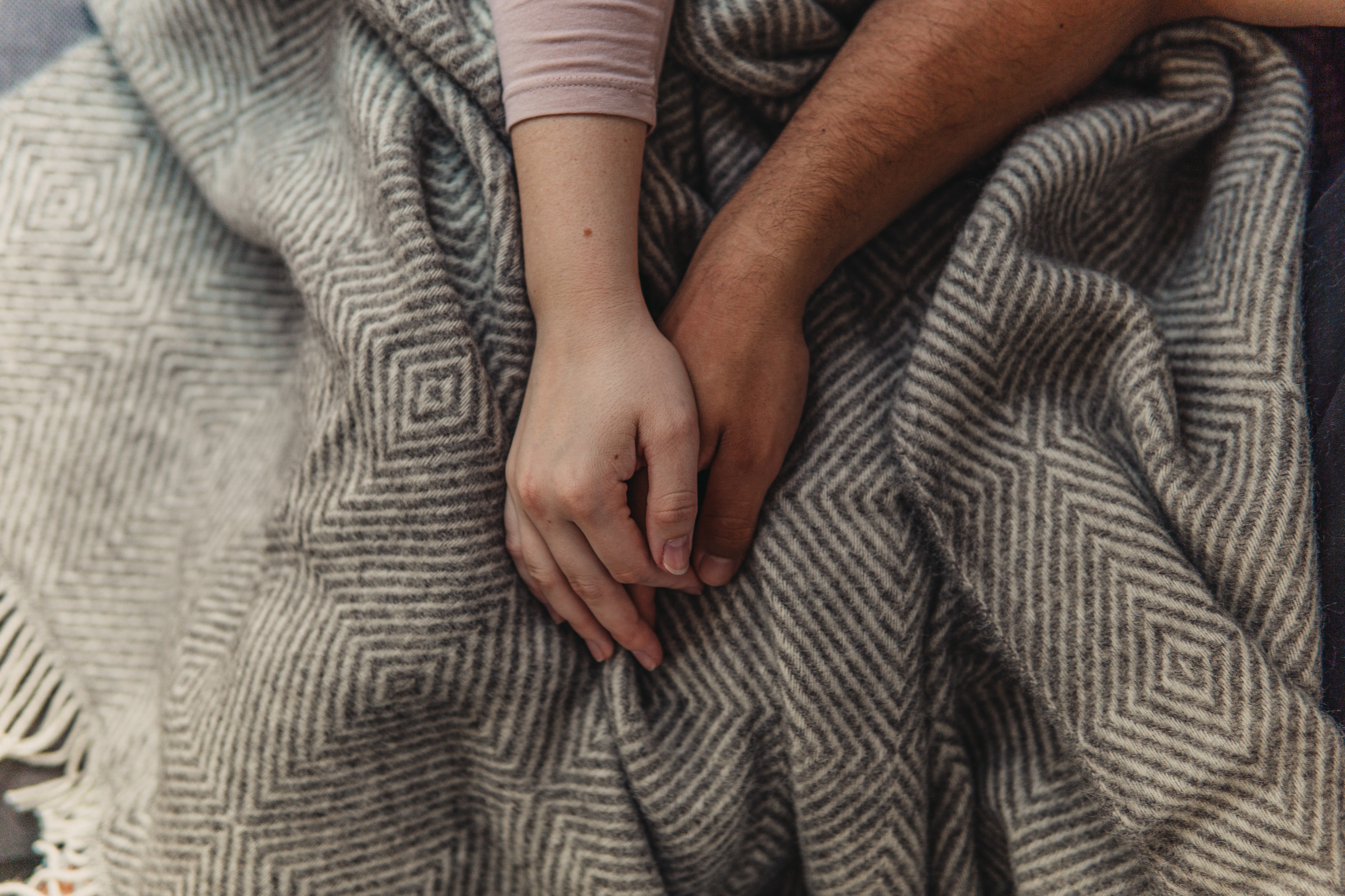 Couple holding hands | Source: Unsplash