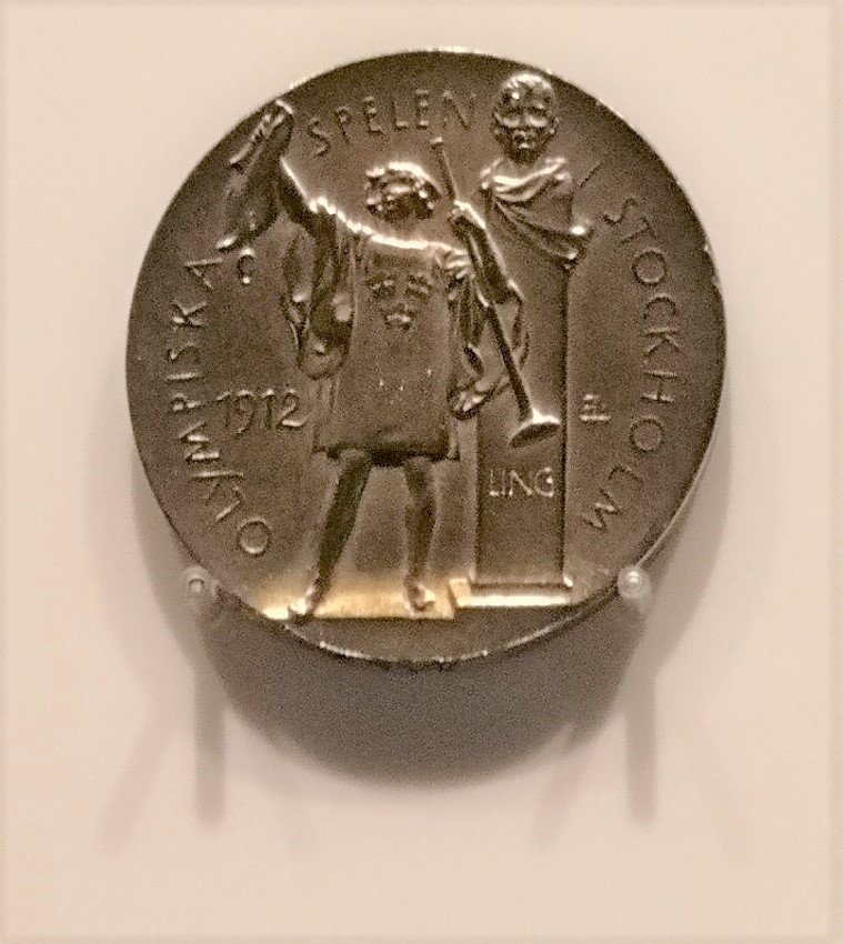 1912 Summer Olympics gold medal at the Olympic museum in Lausanne | Source: Wikimedia Commons