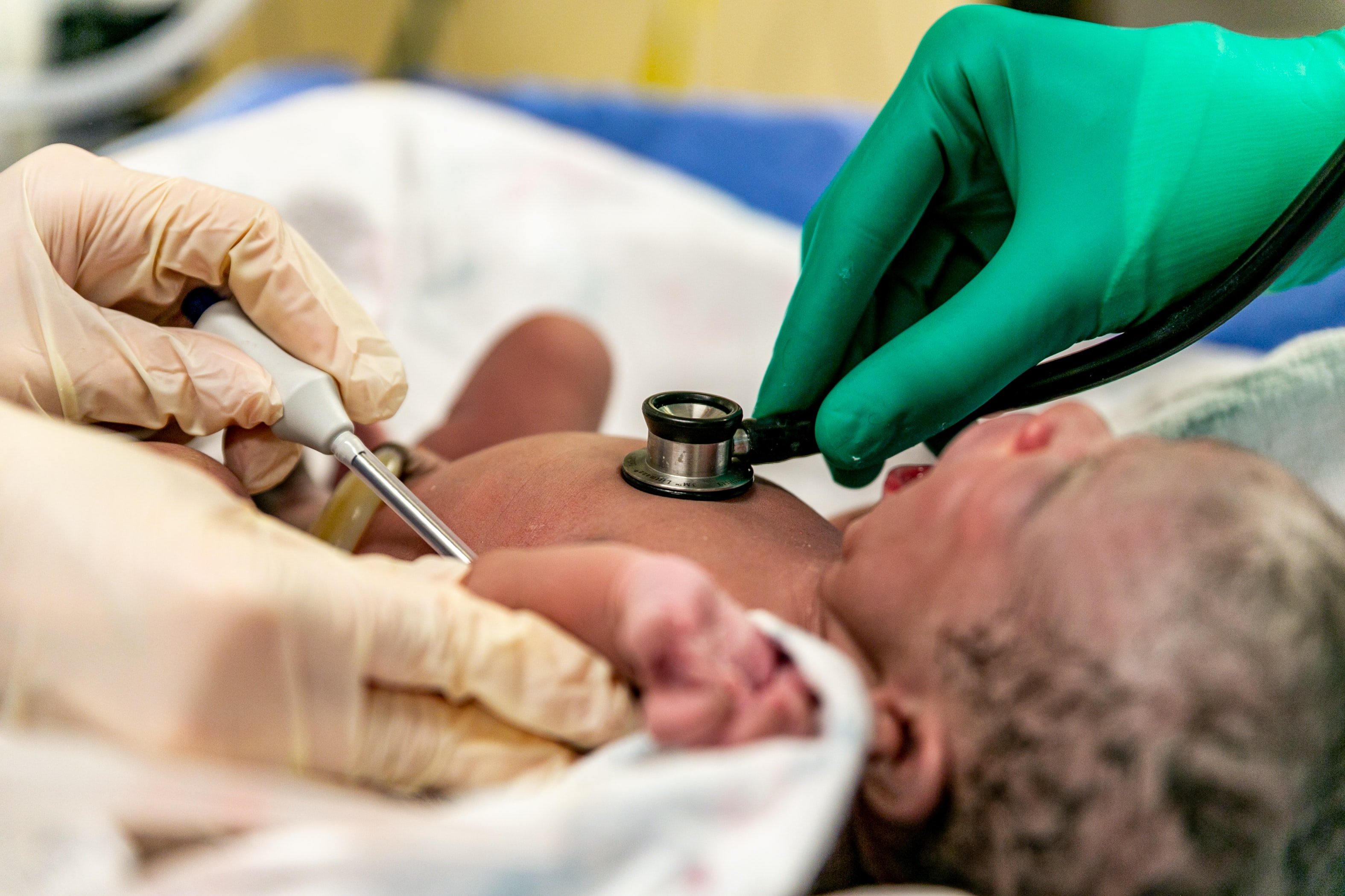 The newborn baby was examined by doctors at the airport. | Source: Unsplash