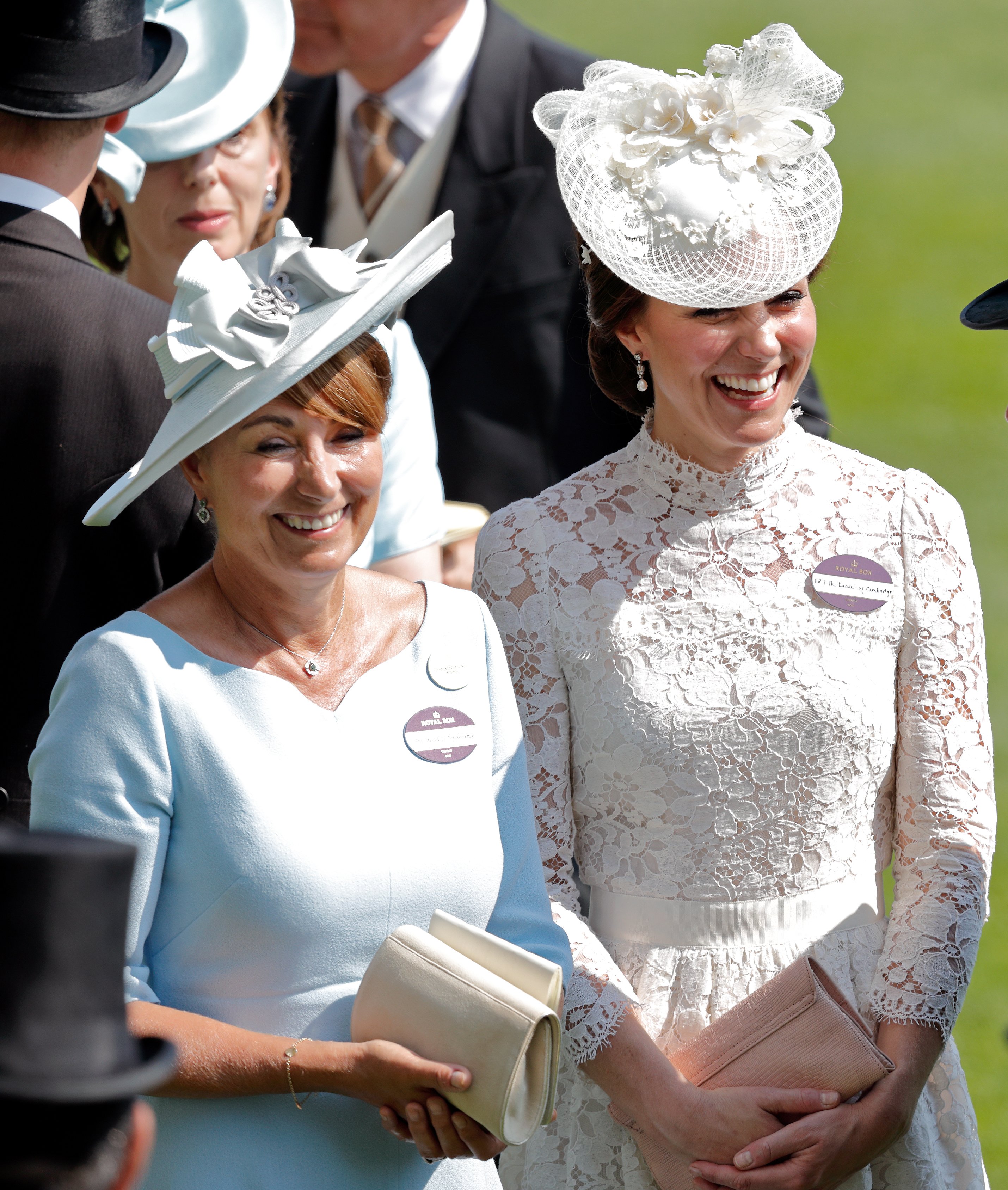 The Duchess of Cambridge and her mother Carole Middleton attend Ascot Racecourse on June 20, 2017 in Ascot, England | Photo: Getty Images