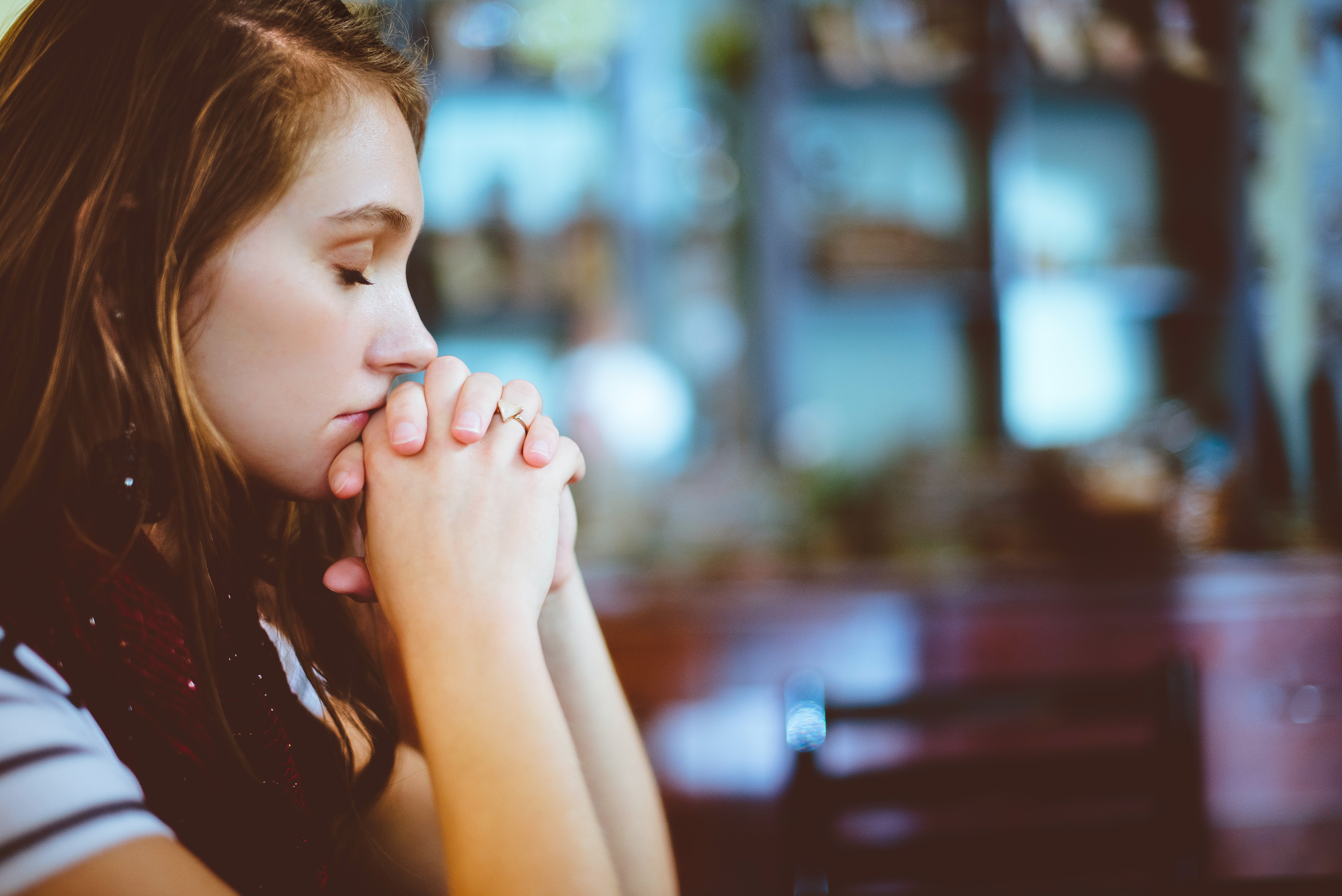 Worried about breaking her grandma's trust, OP turned to Reddit for a resolution. | Source: Unsplash