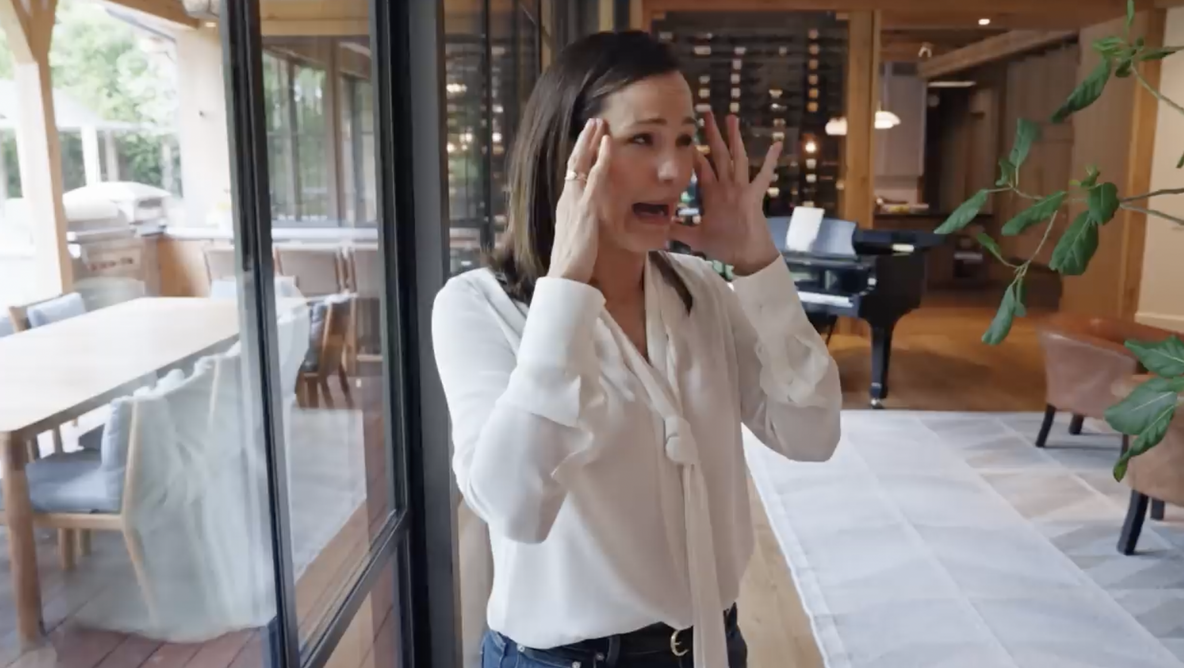 A view of Jennifer Garner's living room area from a post dated September 3, 2024. | Source: YouTube/Architectural Digest