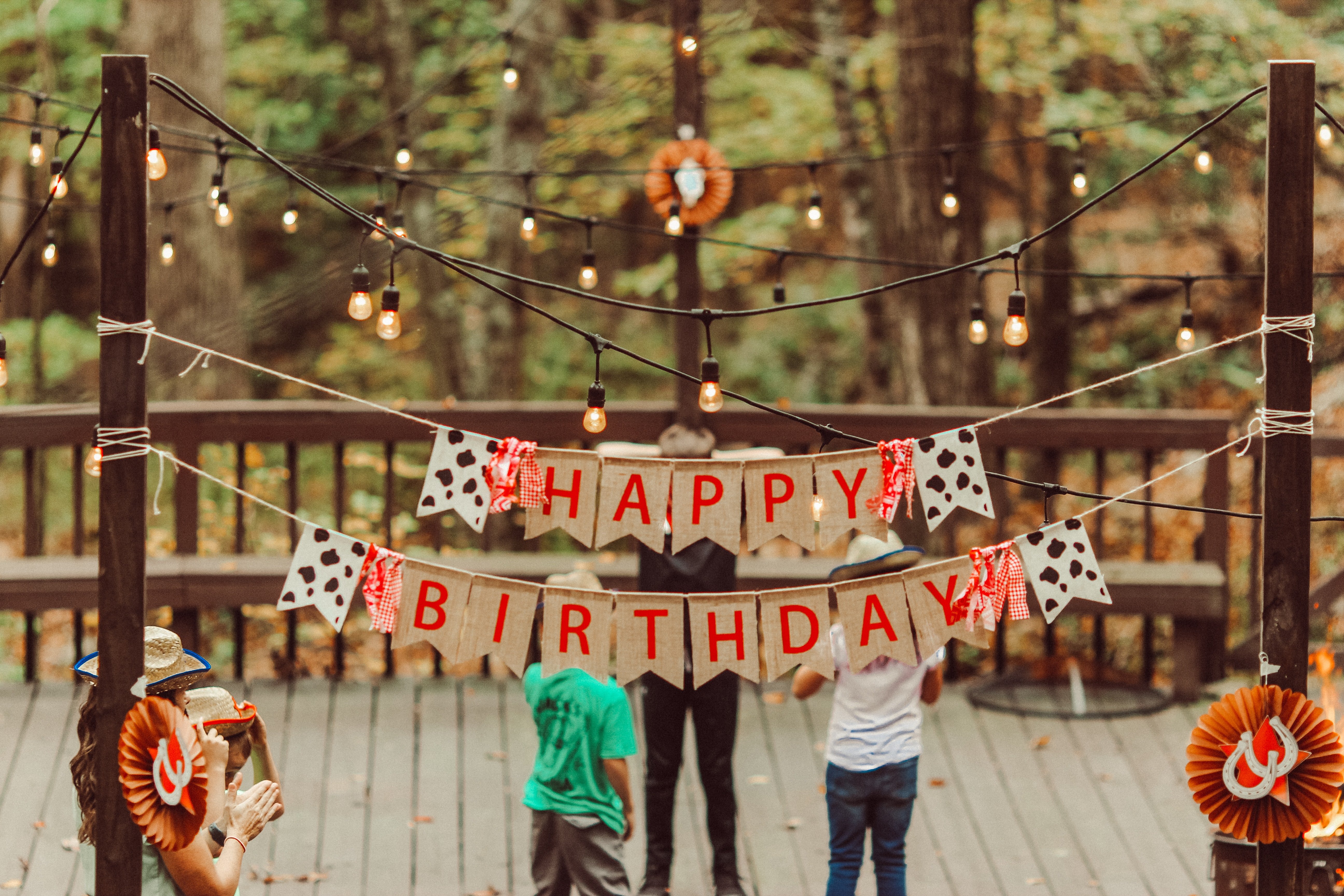 Decoraciones de cumpleaños en una fiesta. | Foto: Unsplash