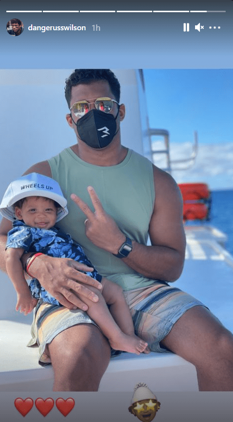 Screenshot of photo of Russell Wilson and his son Win Wilson while in Maui, Hawaii.|Source: Instagram/dangerusswilson