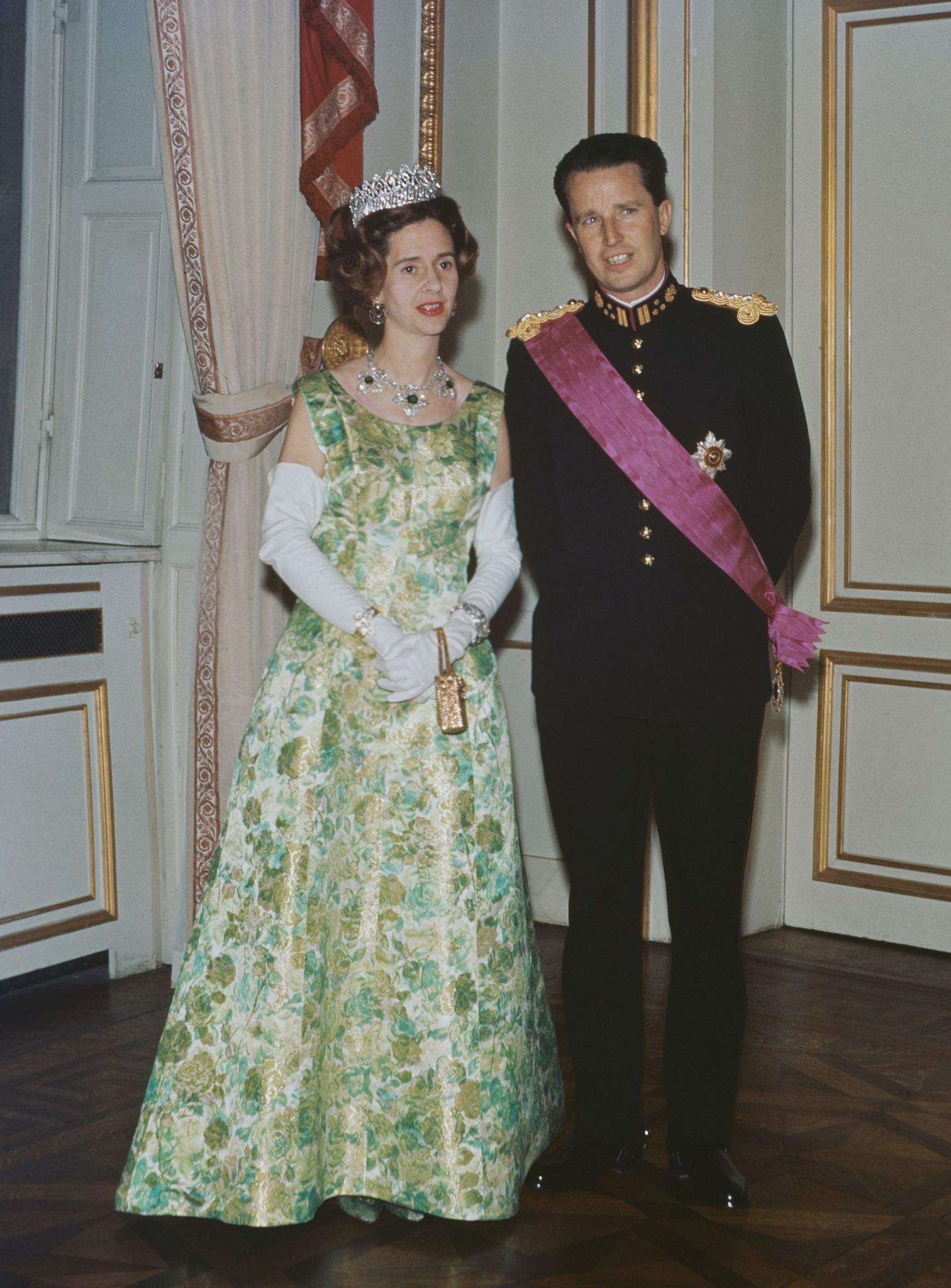 Fabiola de Mora y Aragón y el rey Balduino I de Bélgica en un evento oficial en 1966. │Foto: Getty Images