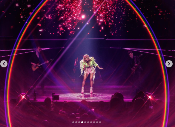 Carried Underwood performing in Las Vegas | Source: Instagram/carrieunderwood