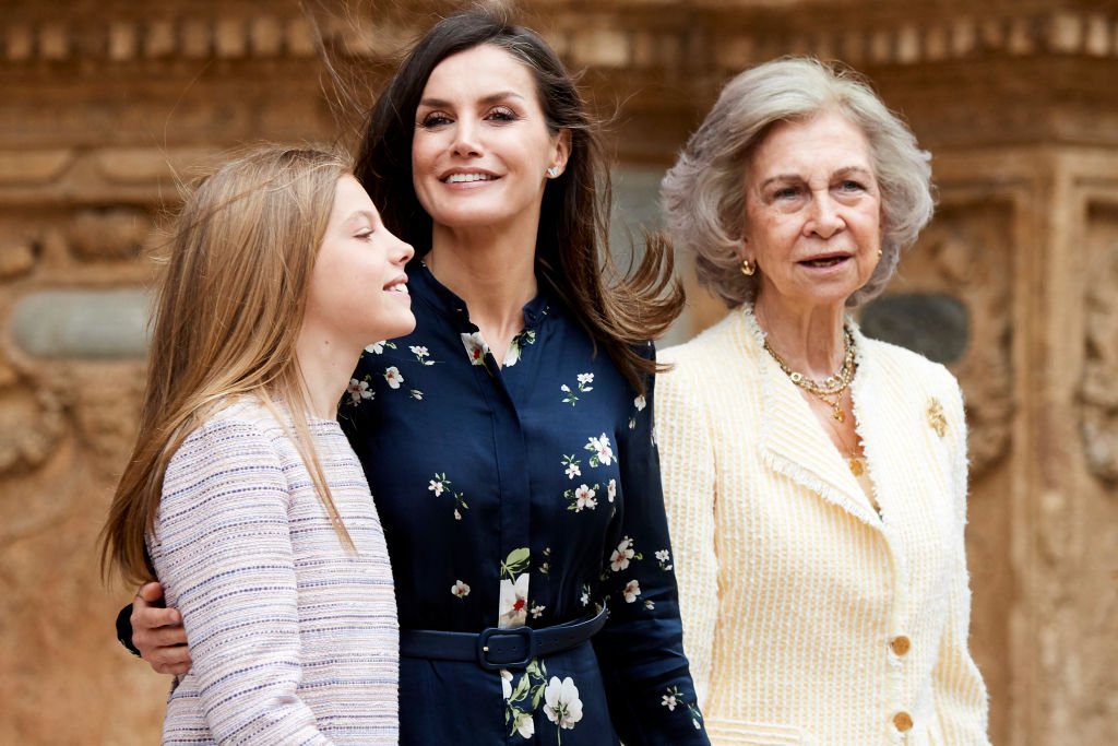 La Princesa Leonor, Reina Letizia y la Reina Sofía asisten a la Misa de Pascua.| Fuente: Getty Images La Princesa Leonor, Reina Letizia y la Reina Sofía asisten a la Misa de Pascua.| Fuente: Getty Images