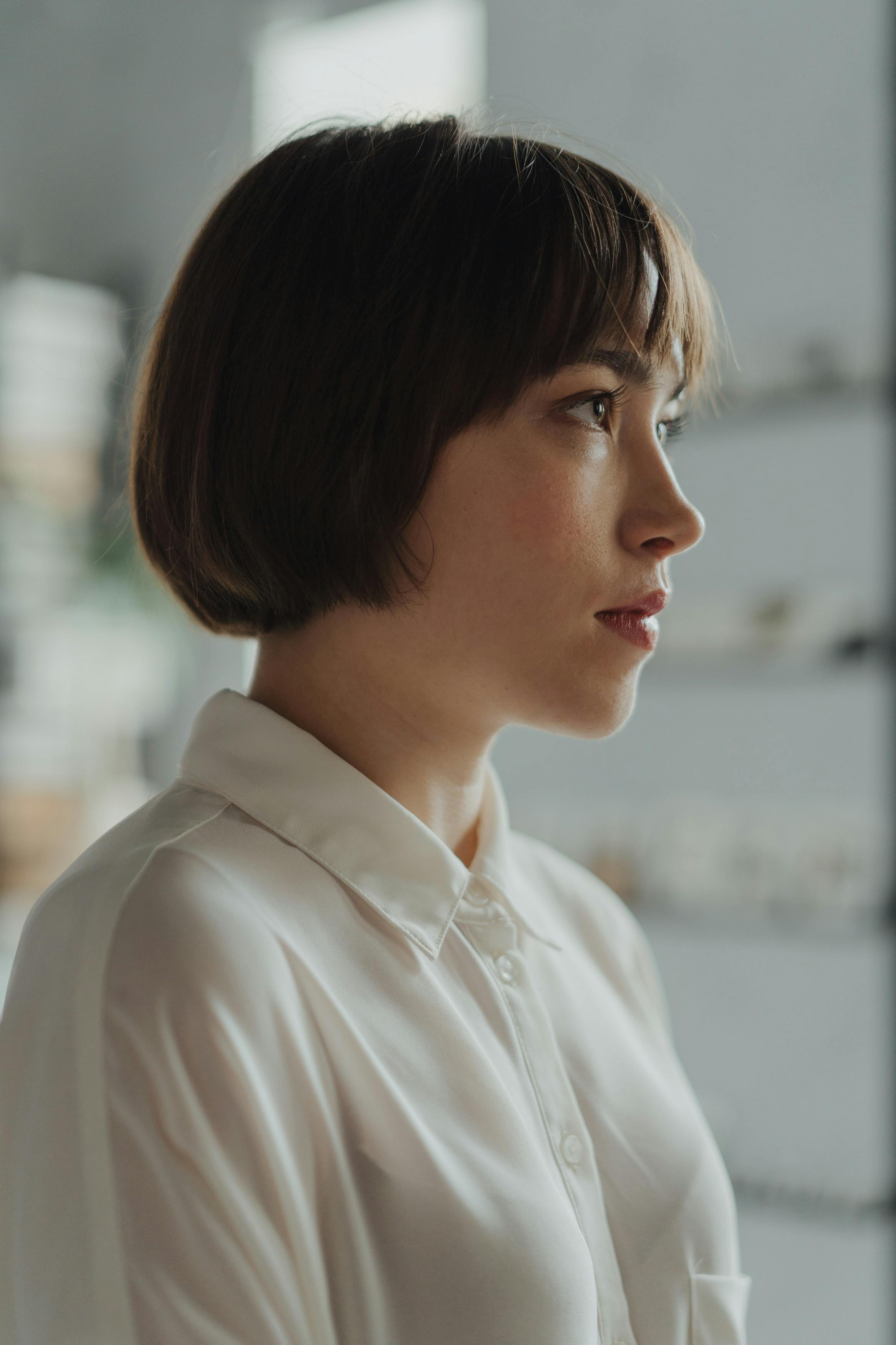A serious woman looking at someone | Source: Pexels