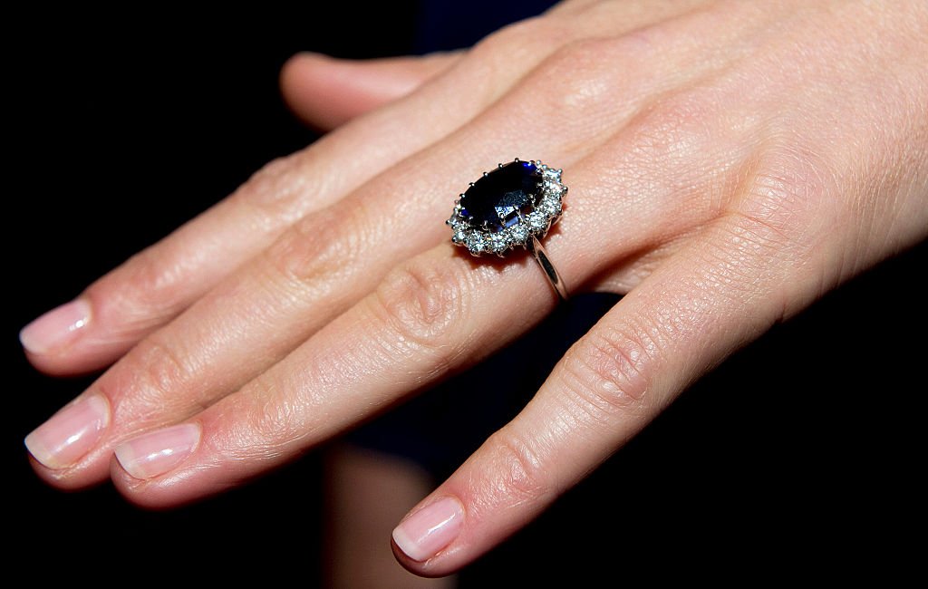 A close up of Kate Middleton and Princess Diana's engagement right. | Photo: Getty Images
