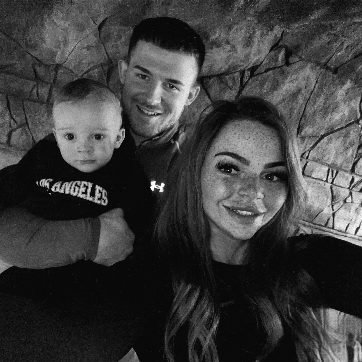 Georgia-Leigh Gardiner with her son, Arlo, and fiancé, Callum | Source: GoFundMe/georgias-story