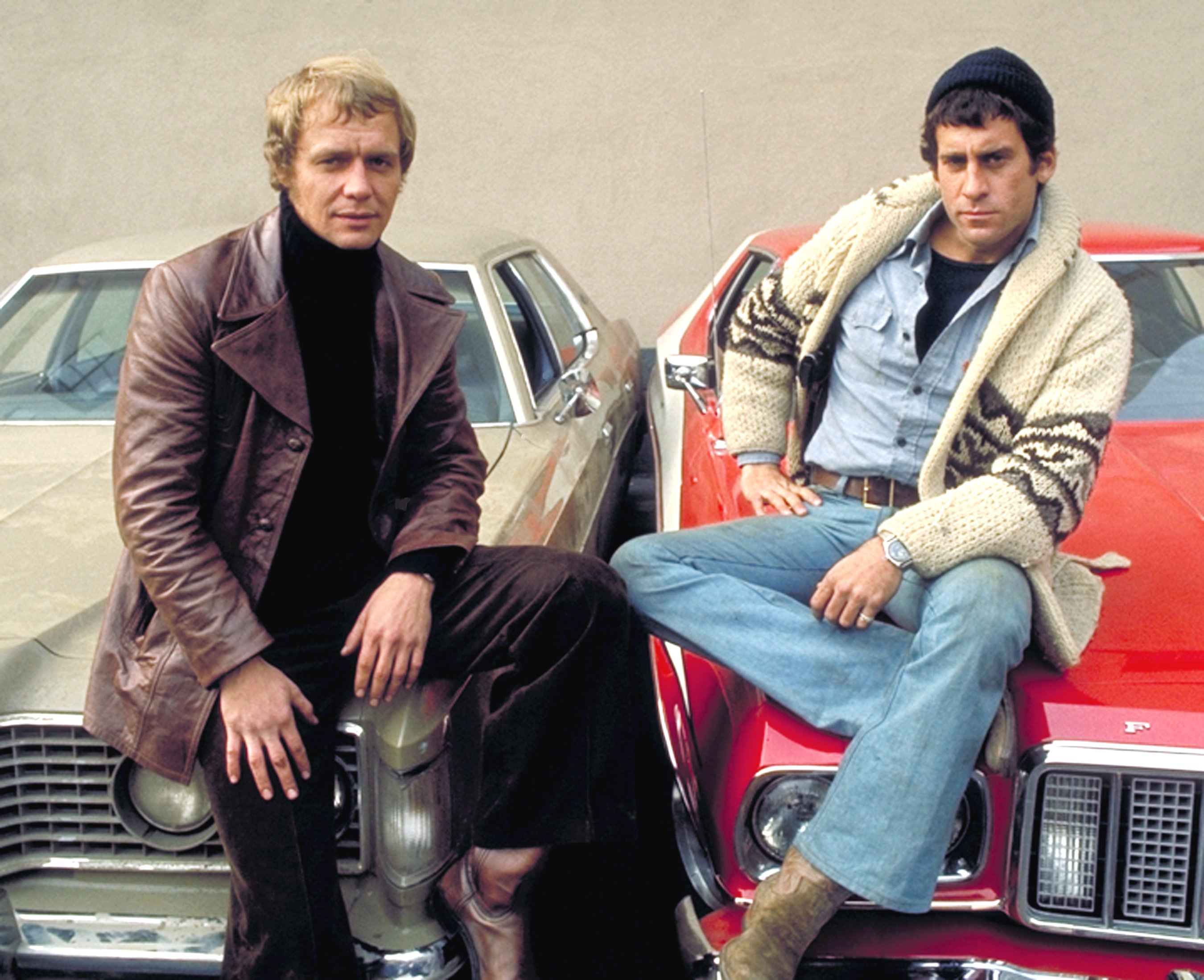 David Soul as Kenneth "Hutch" Hutchinson and Paul Michael Glaser as David Starsky in the TV series "Starsky & Hutch," on September 3, 1975 | Source: Getty Images