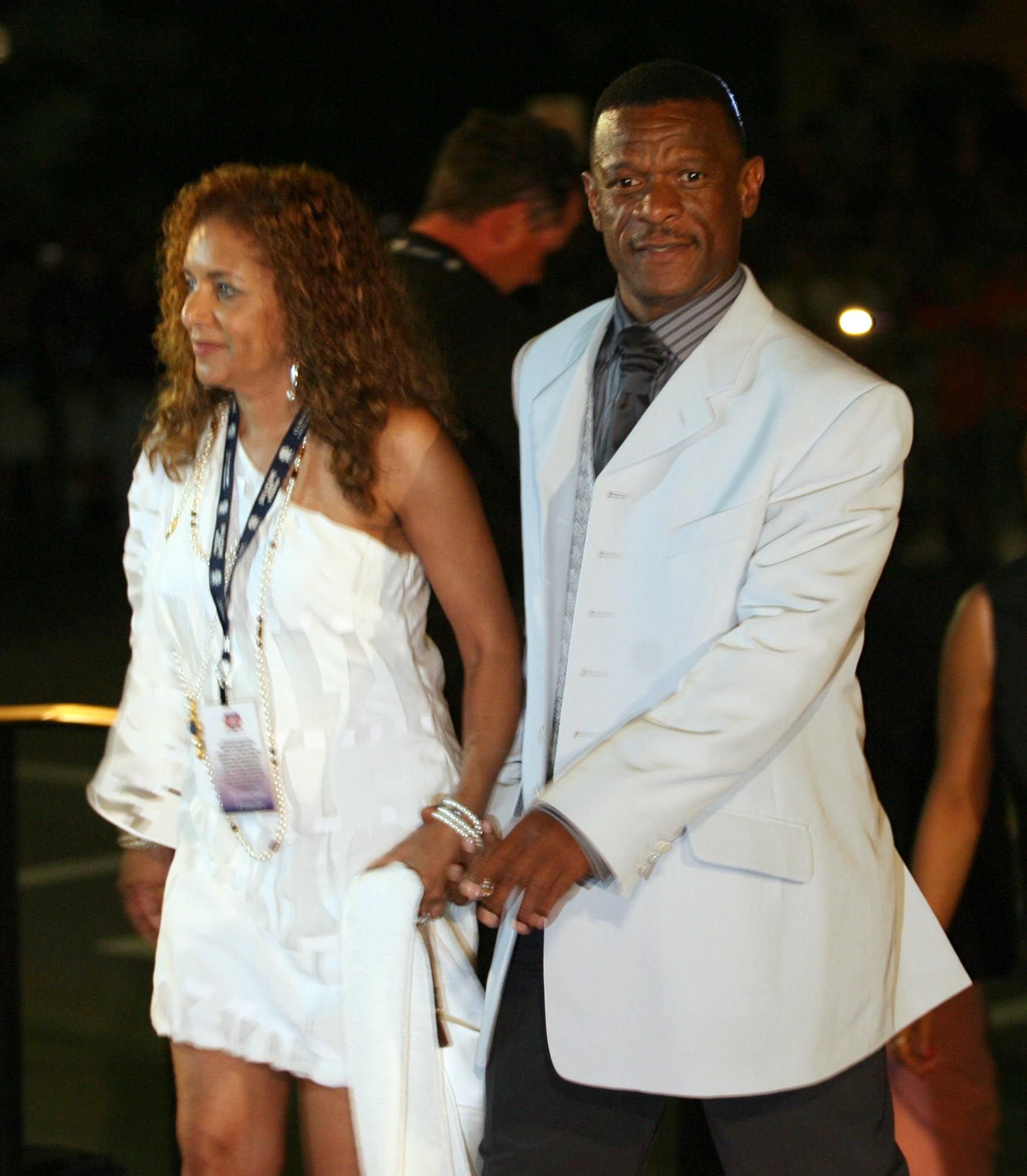 Rickey Henderson attending an event with his wife Pamela | Source: Getty Images
