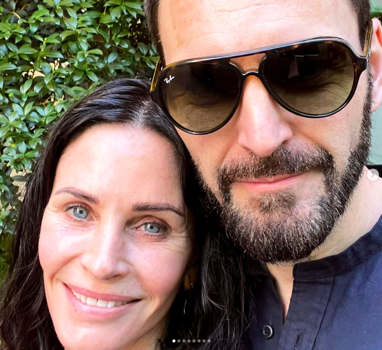 Courteney Cox and Johnny McDaid posing for a picture posted on July 25, 2022 | Source: Instagram/courteneycoxofficial