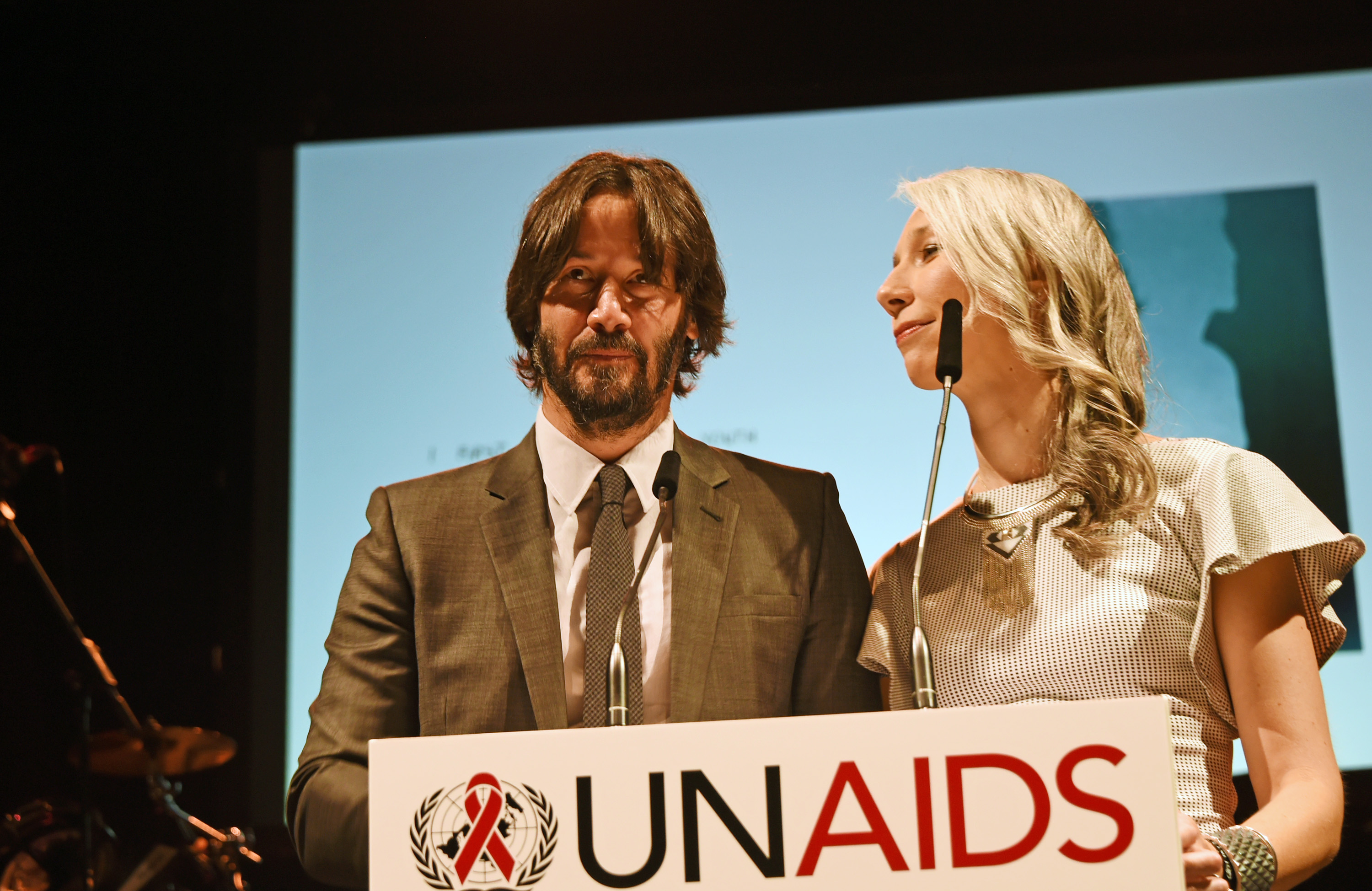 Alexandra Grant and Keanu Reeves at the UNAIDS Gala in Los Angeles in 2016 | Source: Getty Images