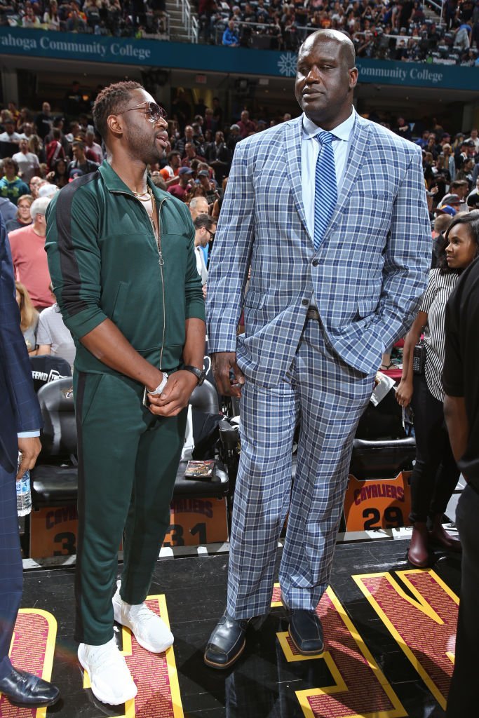  Dwyane Wade #3 of the Chicago Bulls and NBA Legend, Shaquille O'Neal talk before Game Four of the 2017 NBA Finals between the Golden State Warriors and Golden State Warriors on June 9, 2017   | Photo: GettyImages