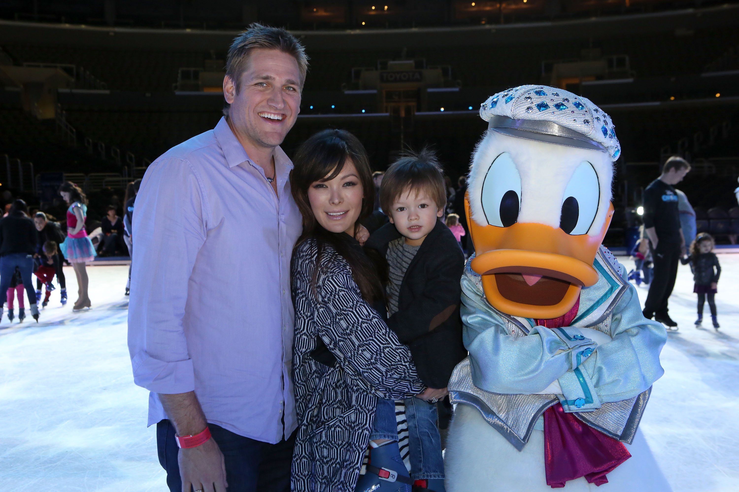  Curtis Stone, Lindsay Price and their oldest son at "Rockin' Ever After" at Staples Center in 2013 | Source: Getty Images