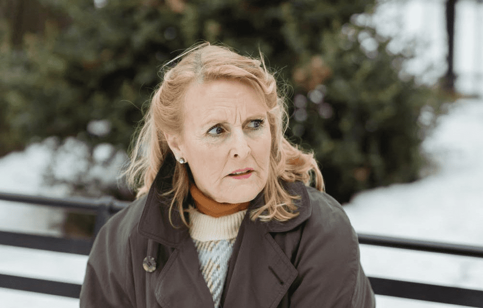 50 Jahre nach seinem Fehler war Sylvia noch immer nicht über Jerry hinweg. | Quelle: Pexels