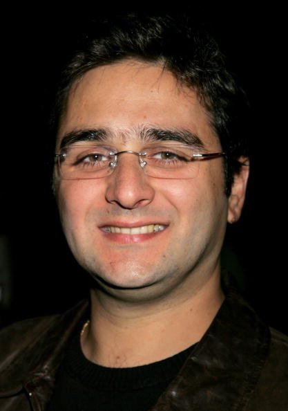 Le réalisateur Olivier Nakache à la DGA le 3 avril 2006 à Los Angeles, Californie. | Photo : Getty Images Le réalisateur Olivier Nakache à la DGA le 3 avril 2006 à Los Angeles, Californie. | Photo : Getty Images