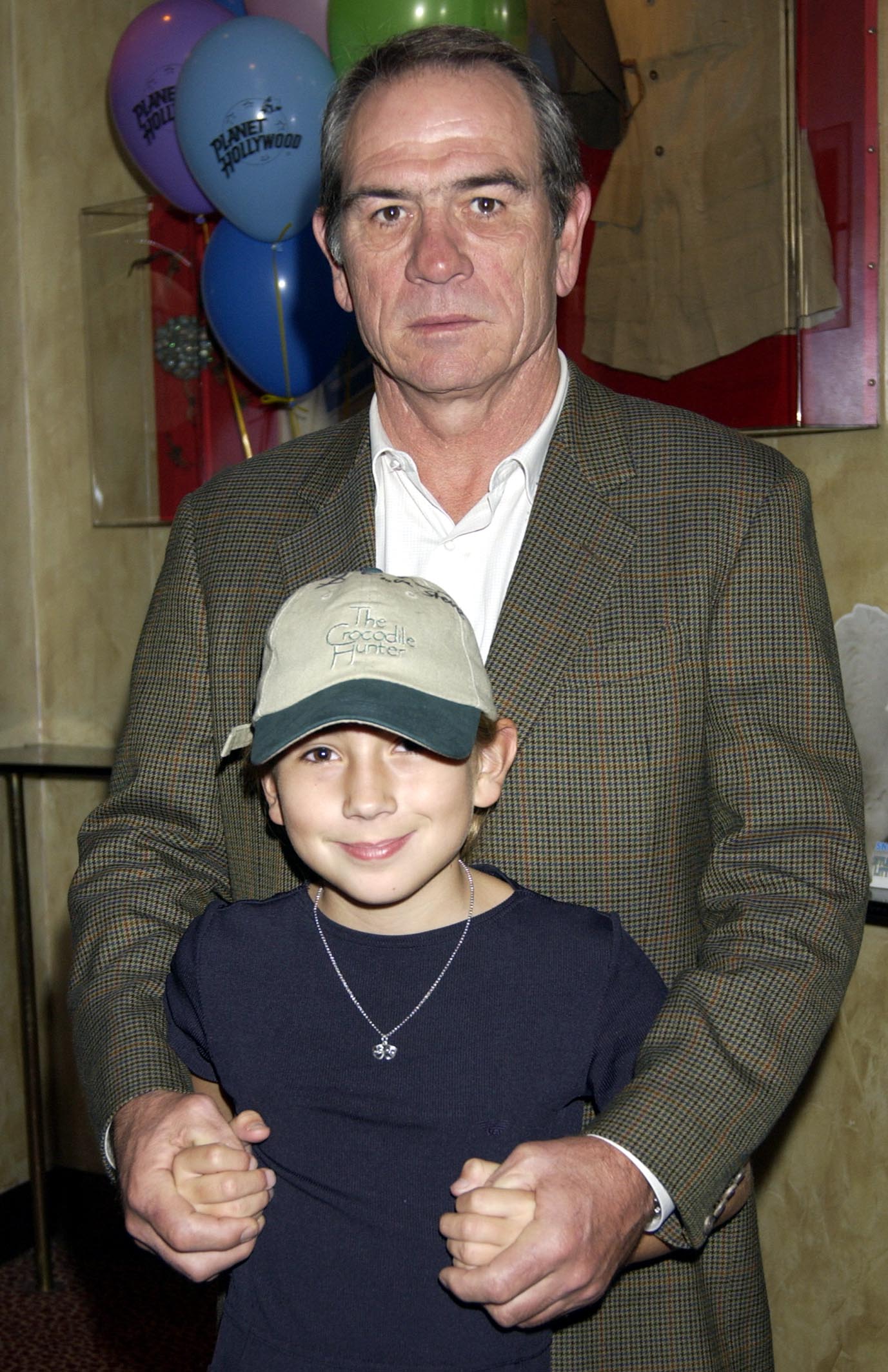 Tommy Lee Jones and Victoria Jones at a screening of "Stuart Little 2" on July 14, 2002, in London, England. | Source: Getty Images