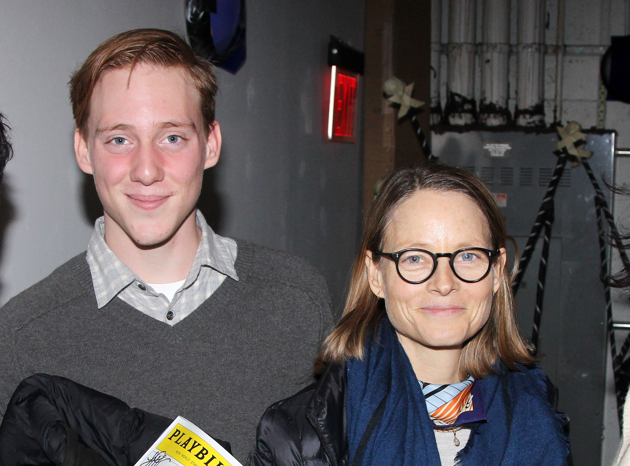 Charlie Foster and mother Jodie Foster pose backstage at "Nevermore: The Imaginary Life and Mysterious Death of Edgar Allan Poe" on February 15, 2015 in New York City | Source: Getty Images