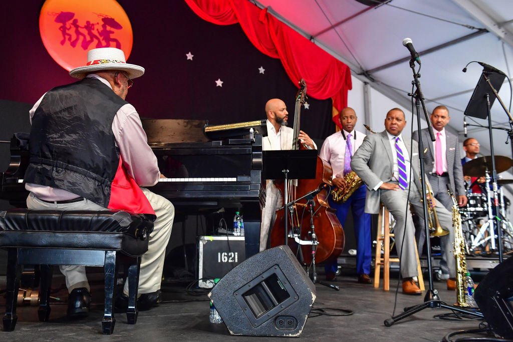  (L-R) Ellis Marsalis, Branford Marsalis, Wynton Marsalis, Delfeayo Marsalis and Jason Marsalis perform during the 2019 New Orleans Jazz & Heritage Festival 50th Anniversary at Fair Grounds Race Course on April 28, 2019 | Photo: Getty Images