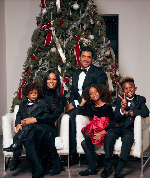 Ciara and Russell Wilson with their family dressed elegantly for Christmas on December 25, 2022 | Source: Instagram/ciara