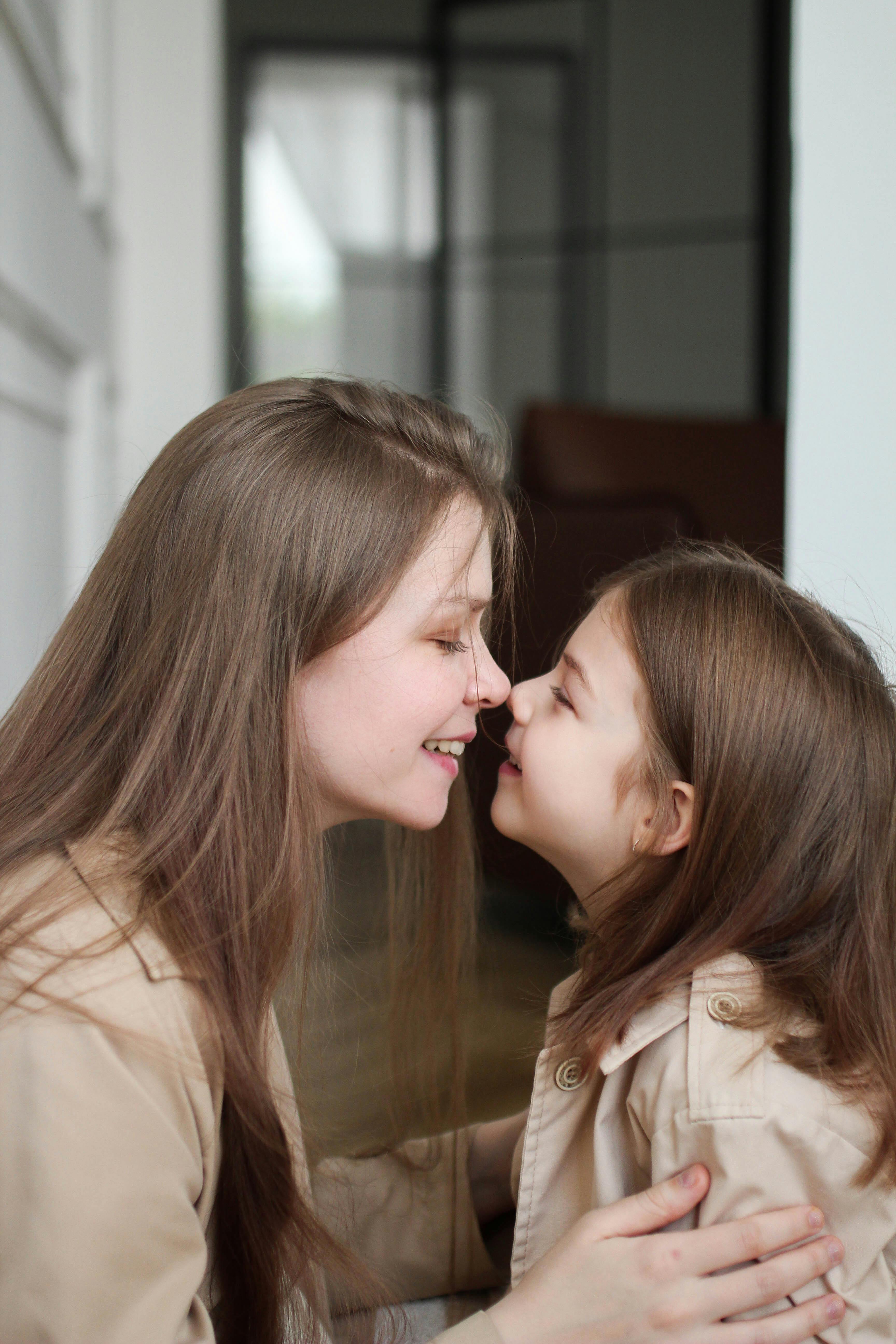 A happy mother and daughter | Source: Pexels