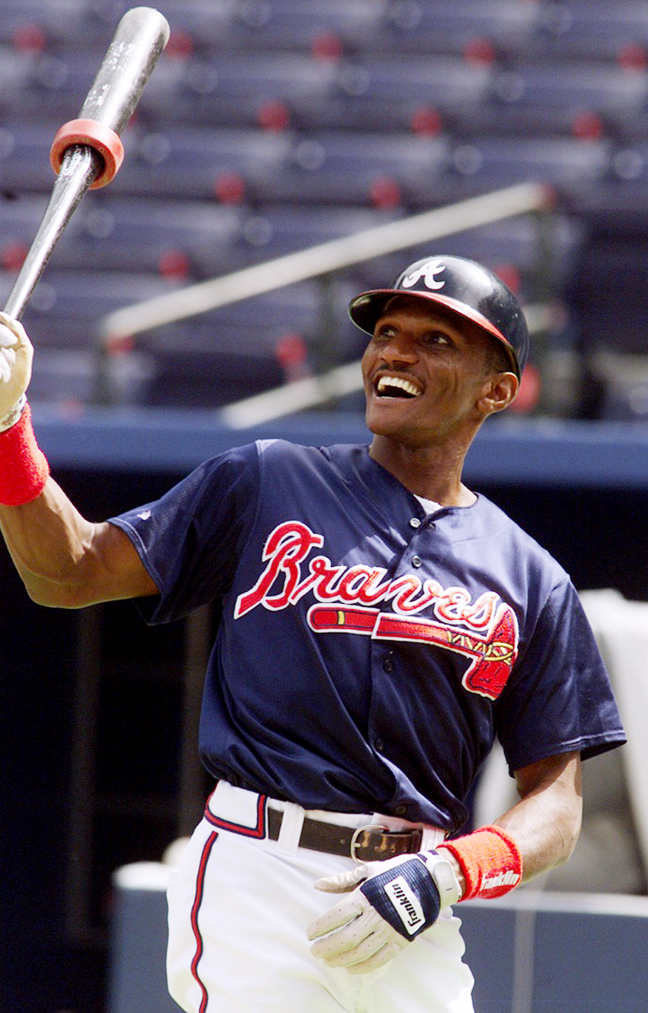 Otis Nixon takes a swing at batting practice for the NLCS opener against the New York Mets in 1999 in Atlanta. | Source: Getty Images