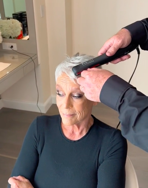 Sean James doing Jamie Lee Curtis' hair for the 95th Academy Awards, posted on March 16, 2023 | Source: TikTok/fhiheat