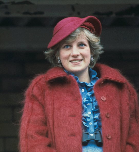 La princesse Diana à l'hippodrome d'Aintree pour le Grand National le 3 avril 1982. | Photo: Getty Images