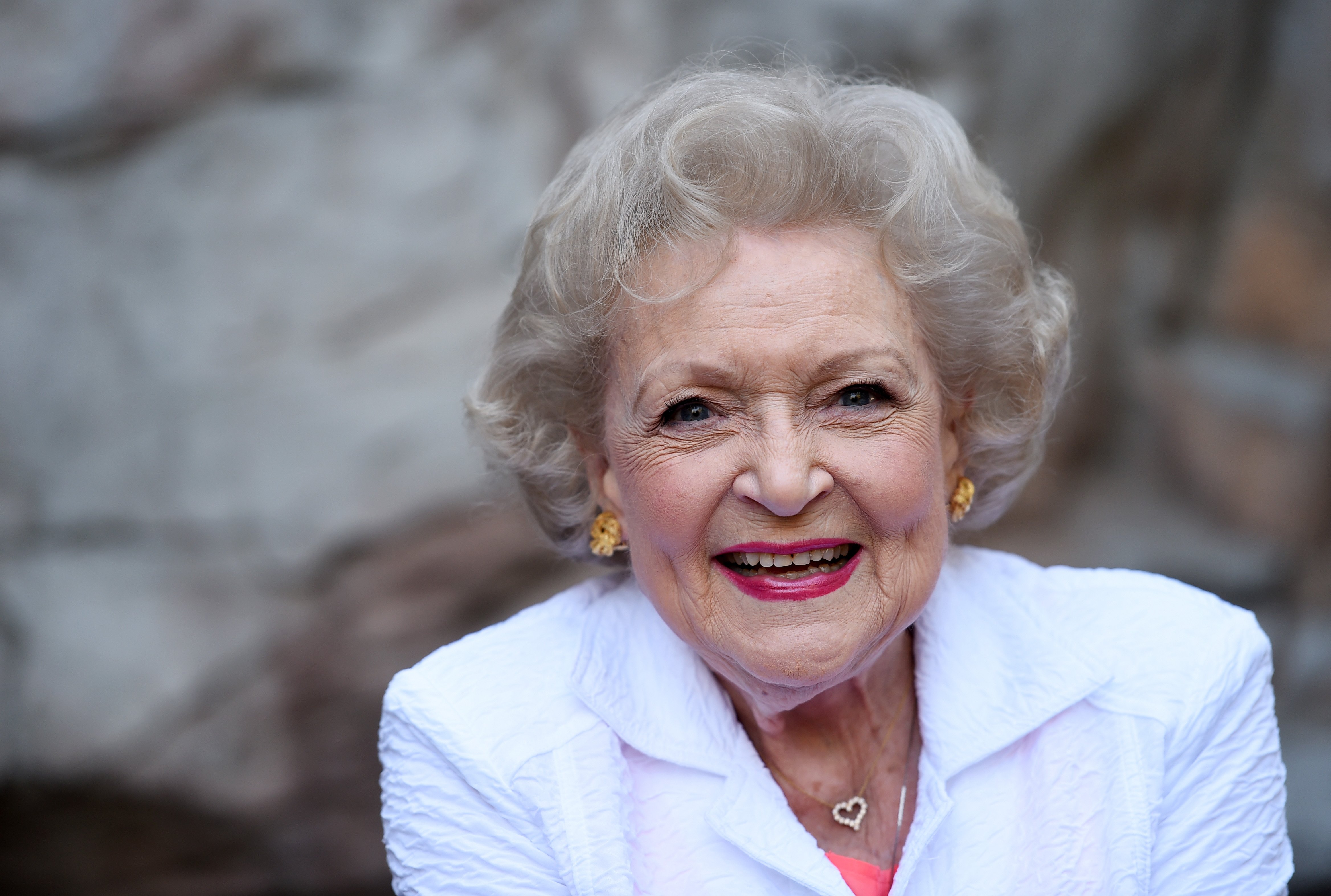 Betty White attends The Greater Los Angeles Zoo Association's (GLAZA) 45th Annual Beastly Ball at the Los Angeles Zoo on June 20, 2015 in Los Angeles, California | Source: Getty Images 