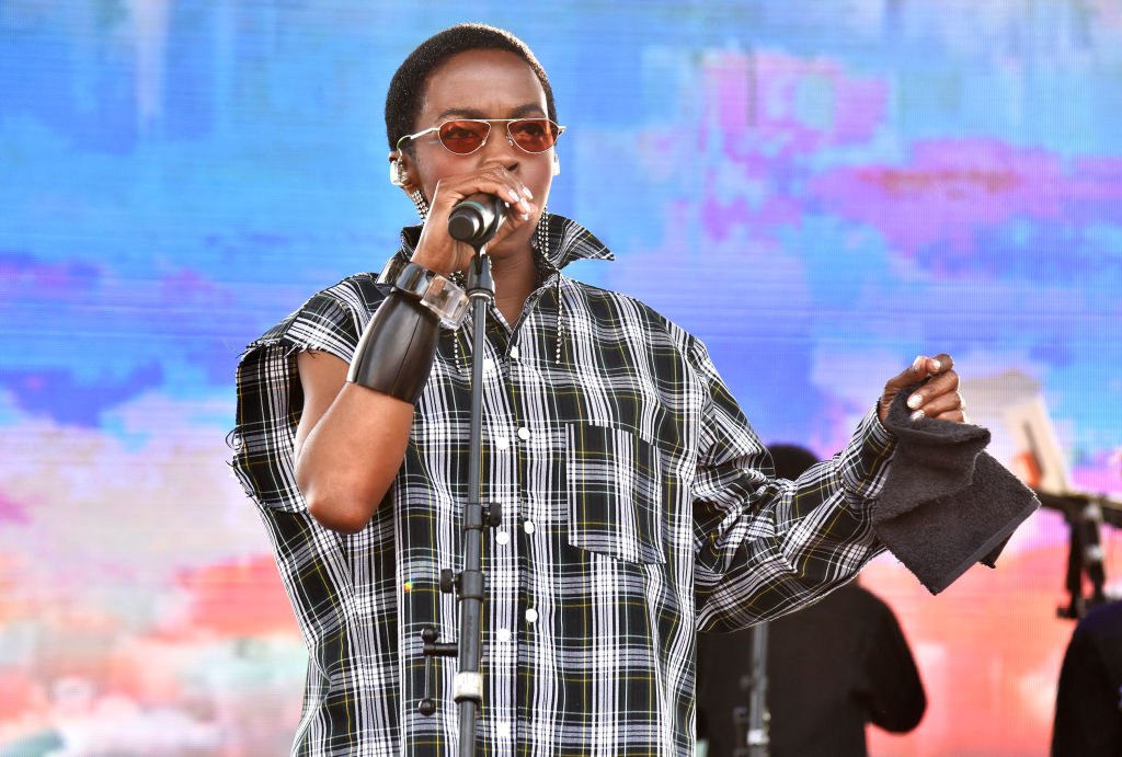Rapper icon Lauryn Hill singing onstage during the 2019 Sonoma Harvest Festival in Glen Ellen, California. | Photo: Getty Images