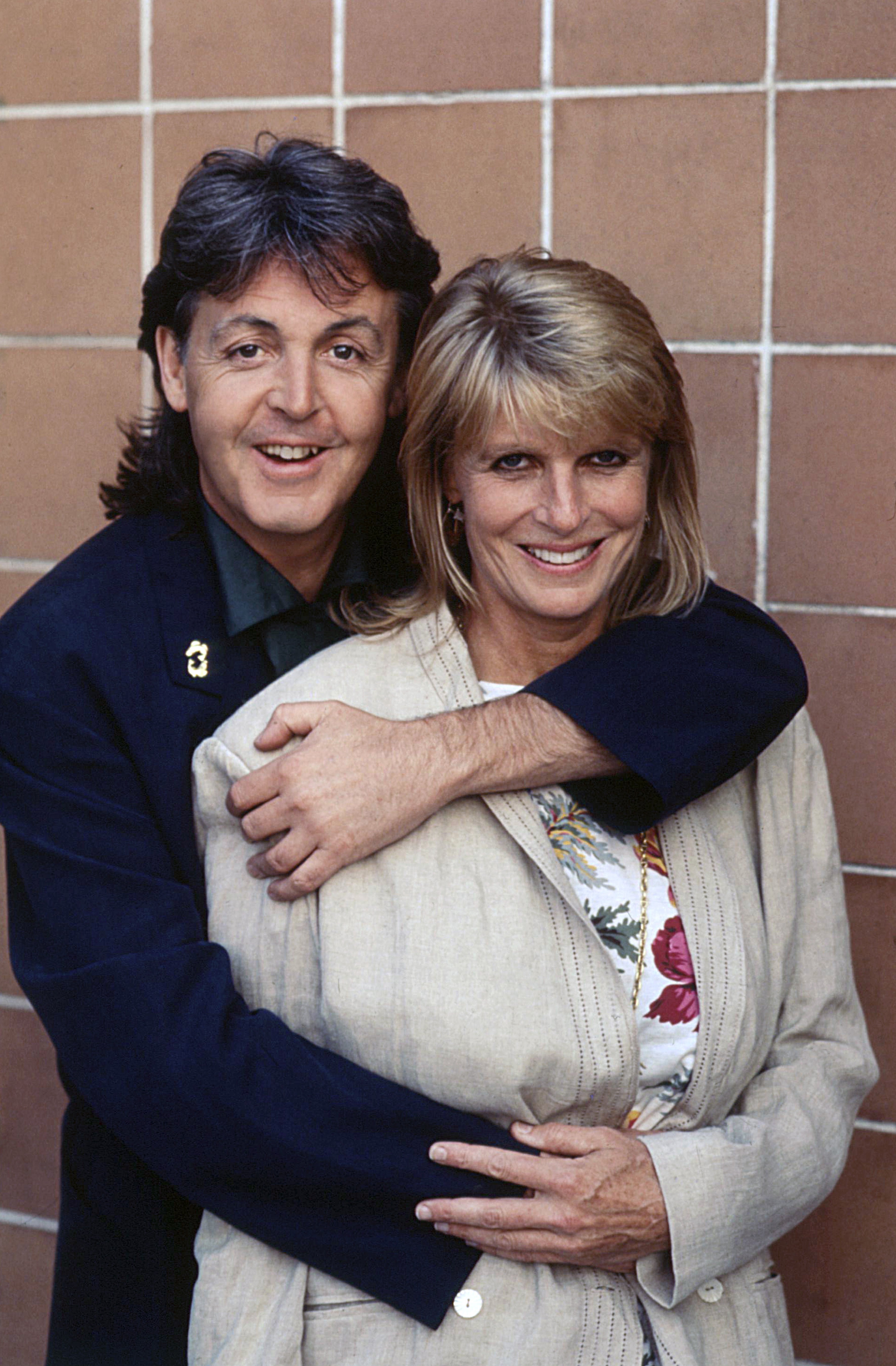 Пол и Линда Маккартни позируют вместе в 1989 году |  Источник: Гетти Изображений