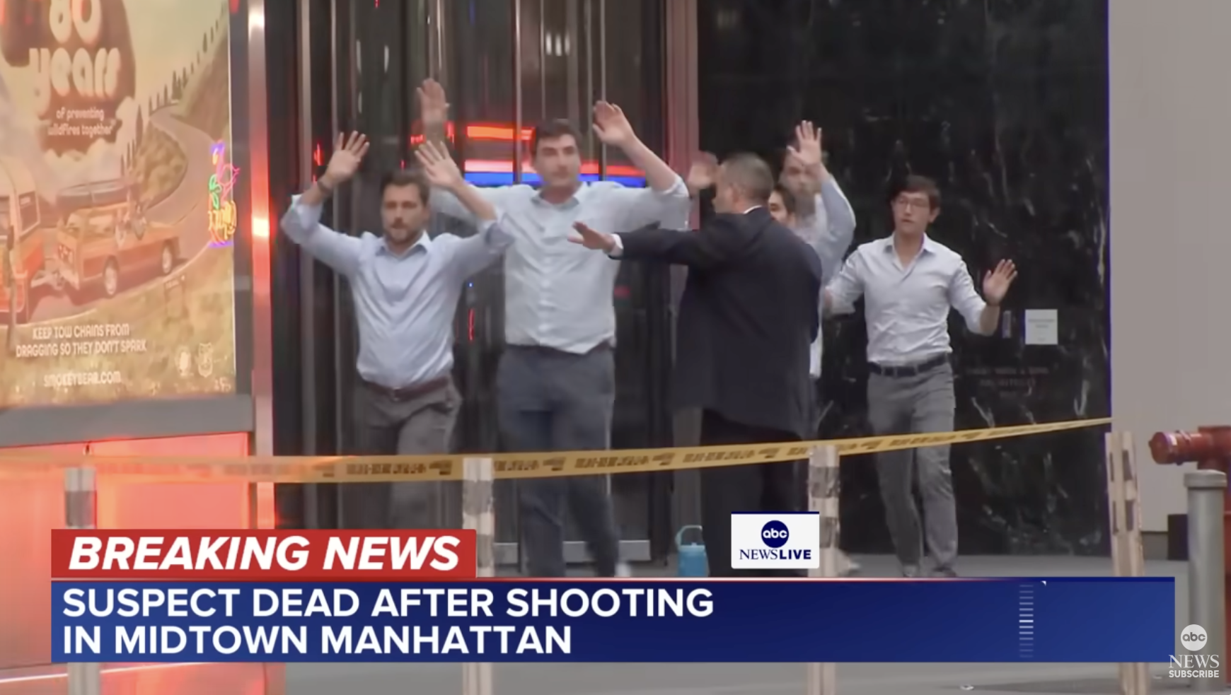 Occupants of 345 Park Avenue in Midtown, Manhattan, evacuating the building with their arms up on July 28, 2025 | Source: YouTube/ABC News